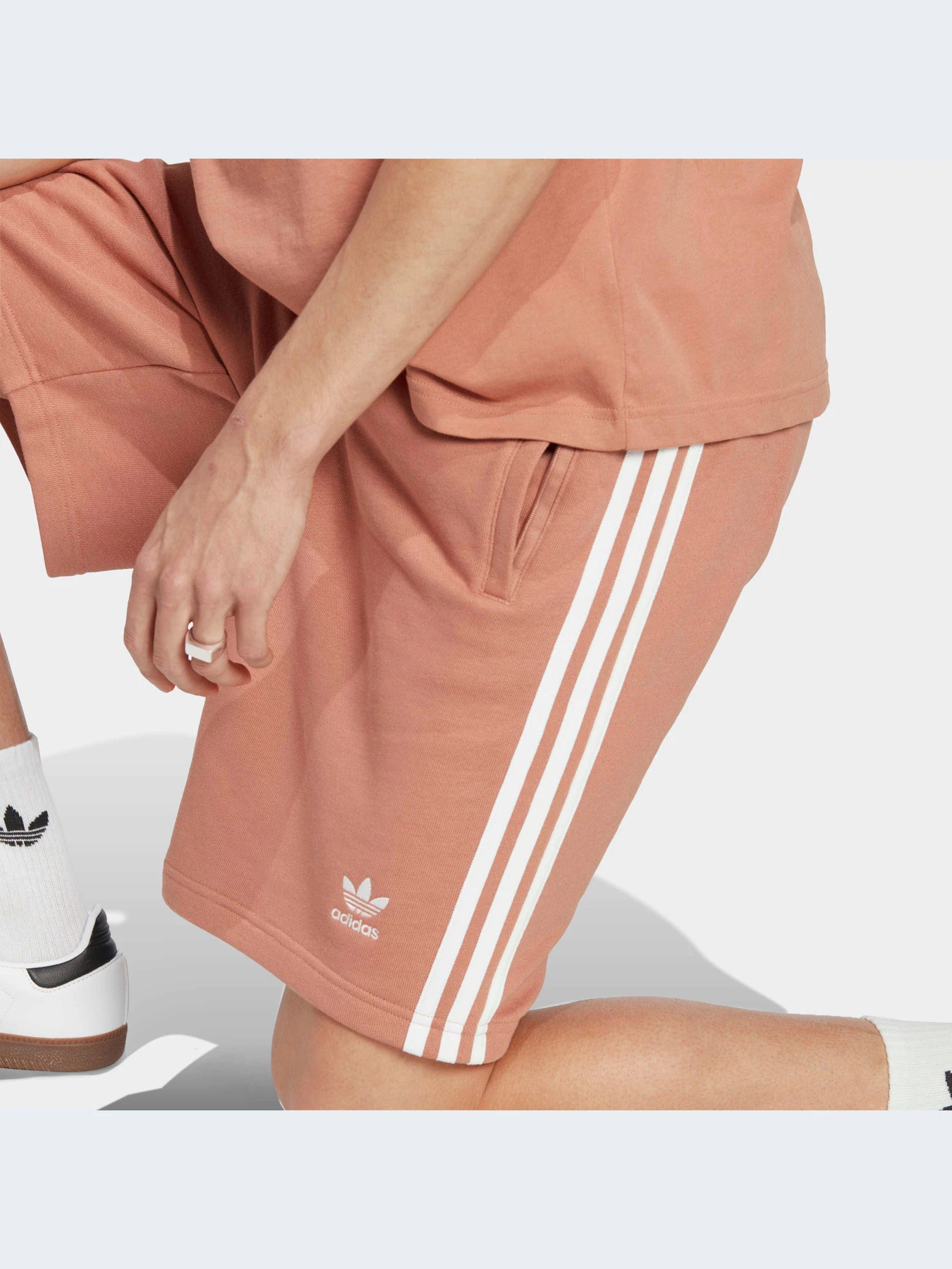 Шорты Adidas Adicolor модель IA6353-KZ Шорты Adidas Adicolor модель IA6353-KZ Фото