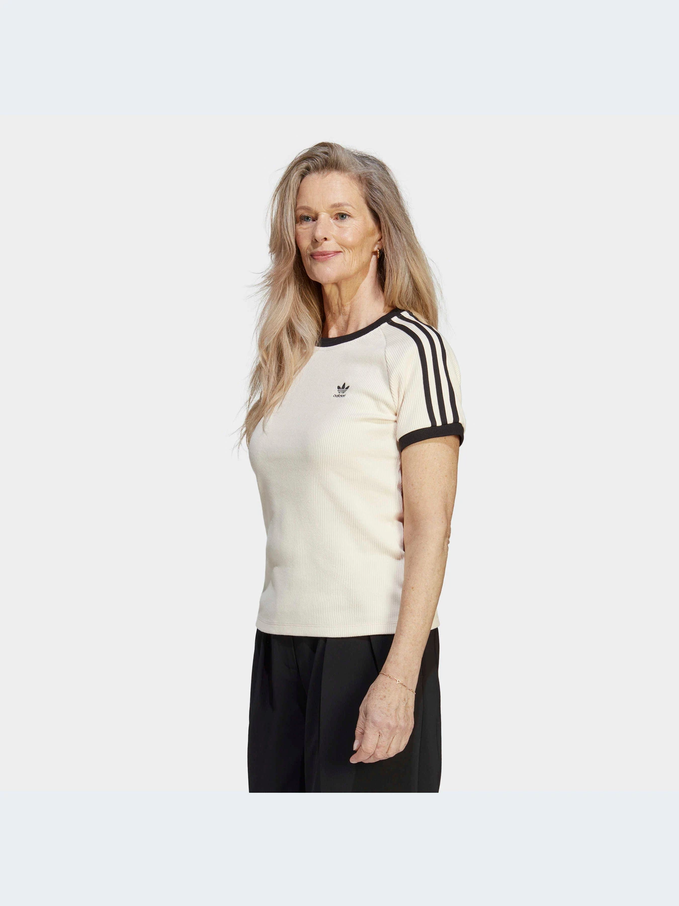 Футболки и поло Adidas Adicolor модель IC5463-KZ Футболки и поло Adidas Adicolor модель IC5463-KZ Фото