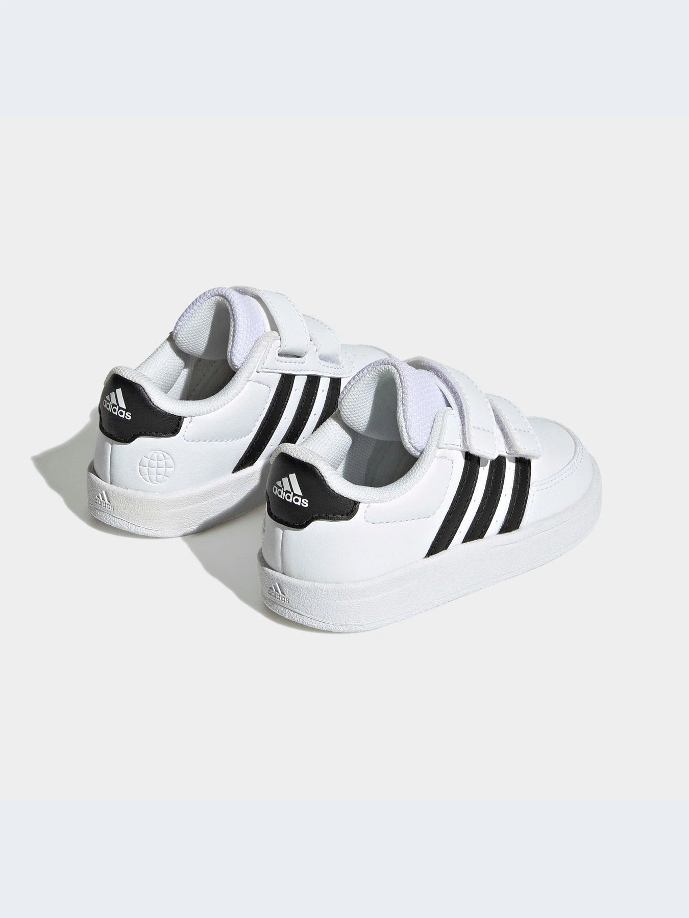 Кроссовки Adidas модель HP8970-KZ Кроссовки Adidas модель HP8970-KZ Фото