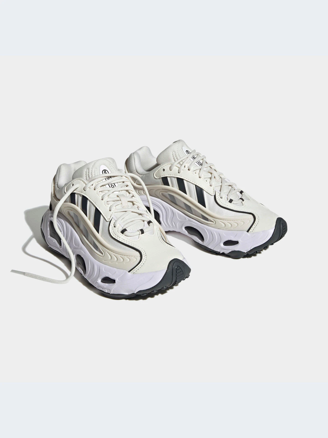 Кроссовки Adidas Ozweego модель HQ1640-KZ Кроссовки Adidas Ozweego модель HQ1640-KZ Фото