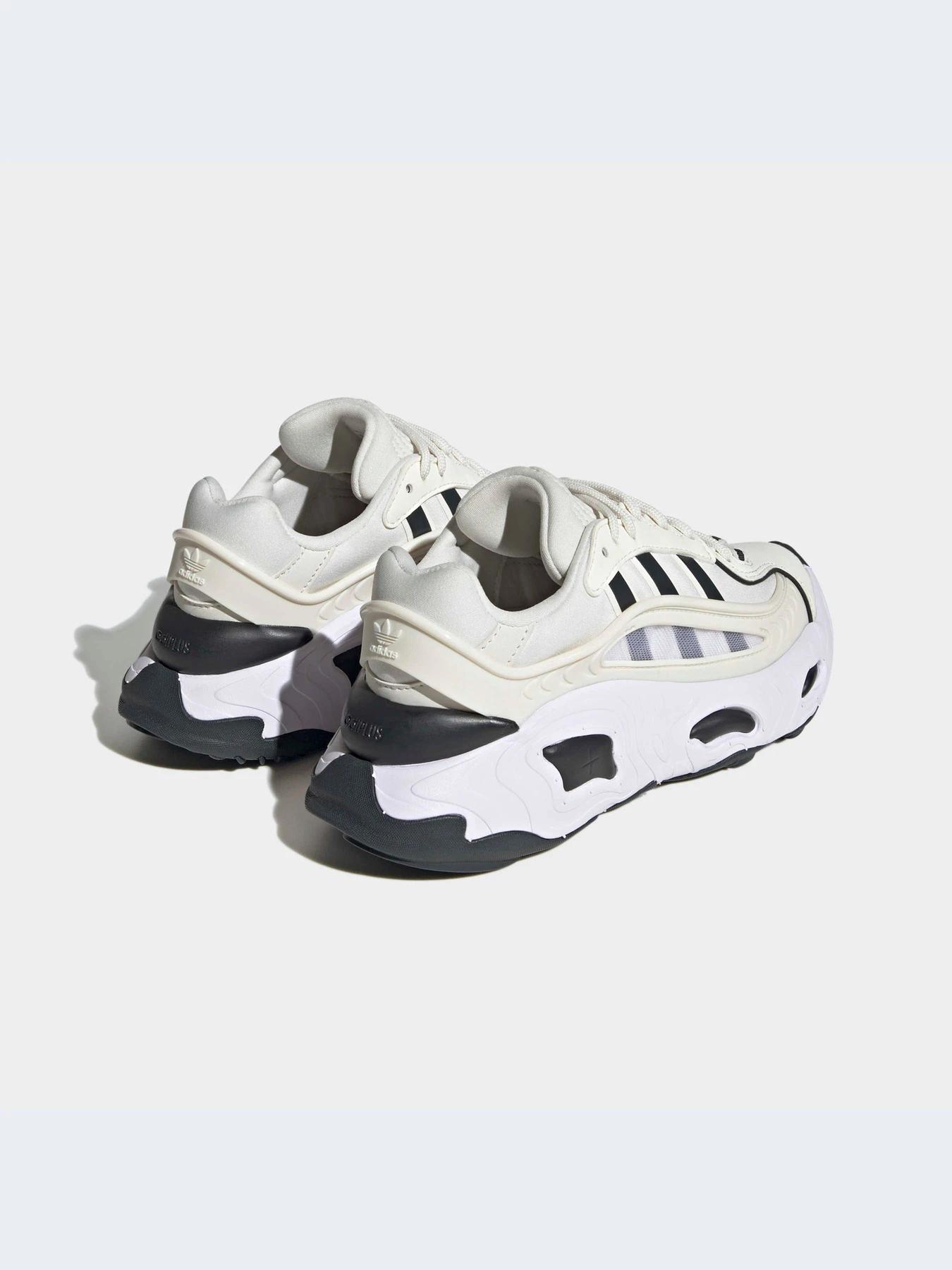 Кроссовки Adidas Ozweego модель HQ1640-KZ Кроссовки Adidas Ozweego модель HQ1640-KZ Фото