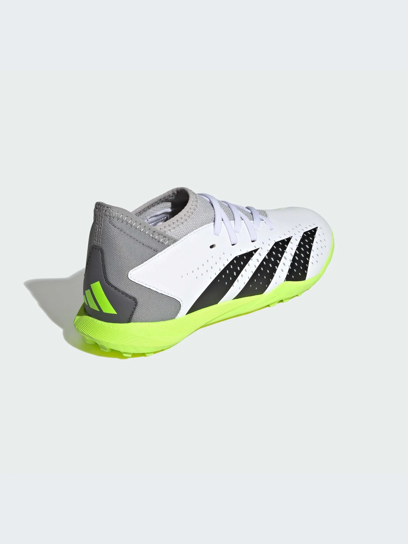 Кроссовки Adidas Predator модель IE9450-KZ Кроссовки Adidas Predator модель IE9450-KZ Фото