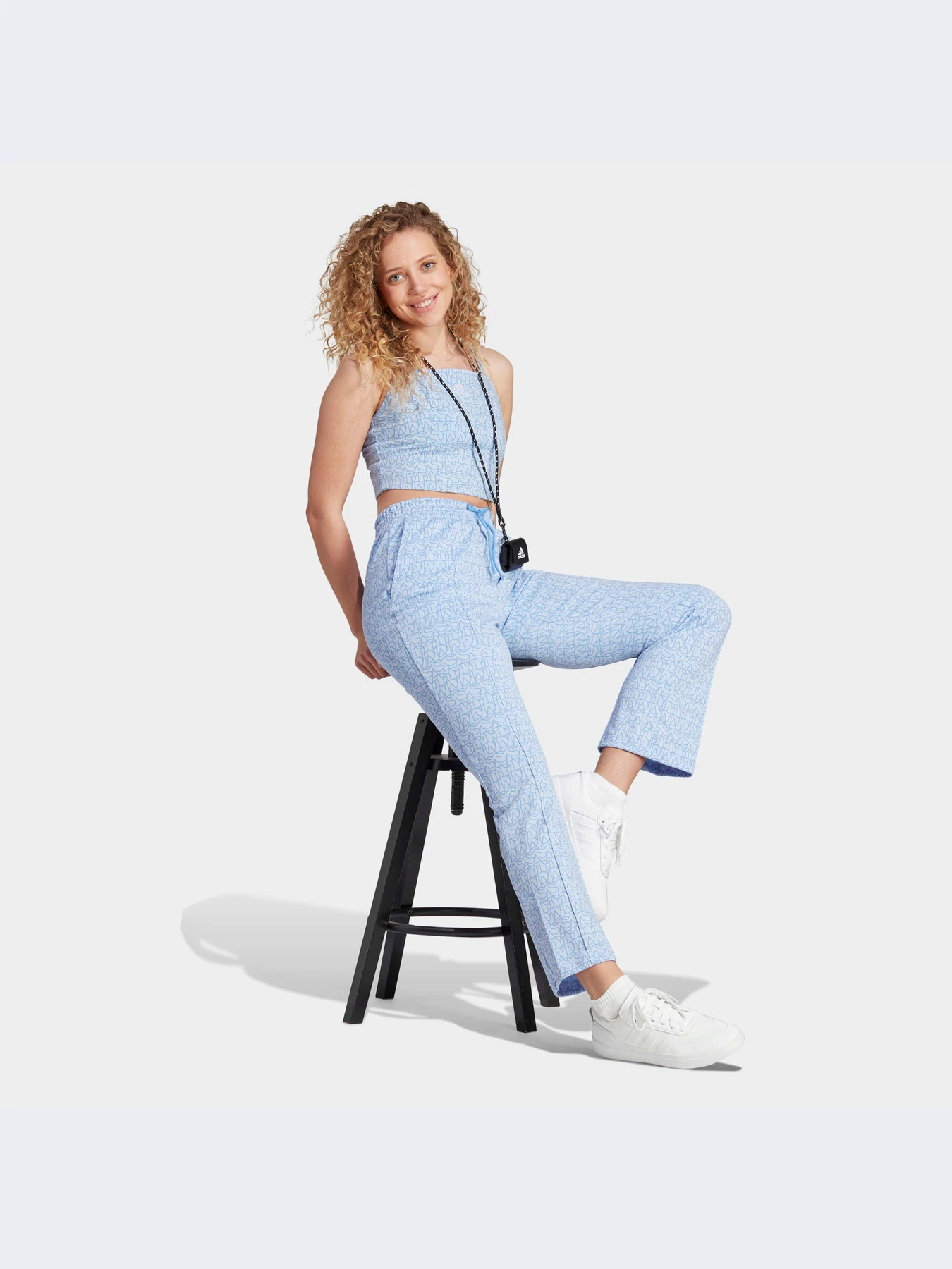 Брюки Adidas Graphics модель IC5721-KZ Брюки Adidas Graphics модель IC5721-KZ Фото