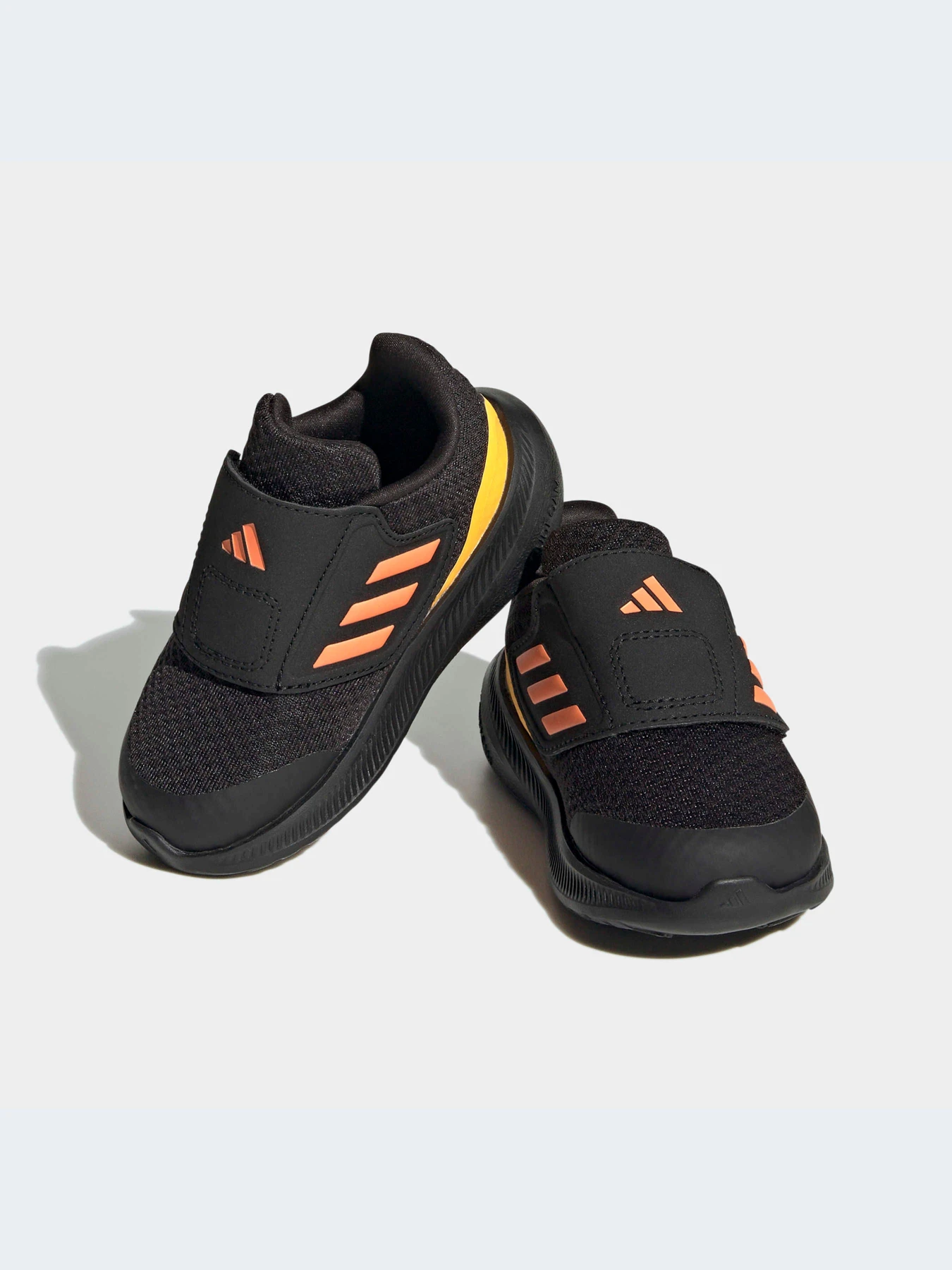 Кроссовки Adidas модель HP5861-KZ Кроссовки Adidas модель HP5861-KZ Фото