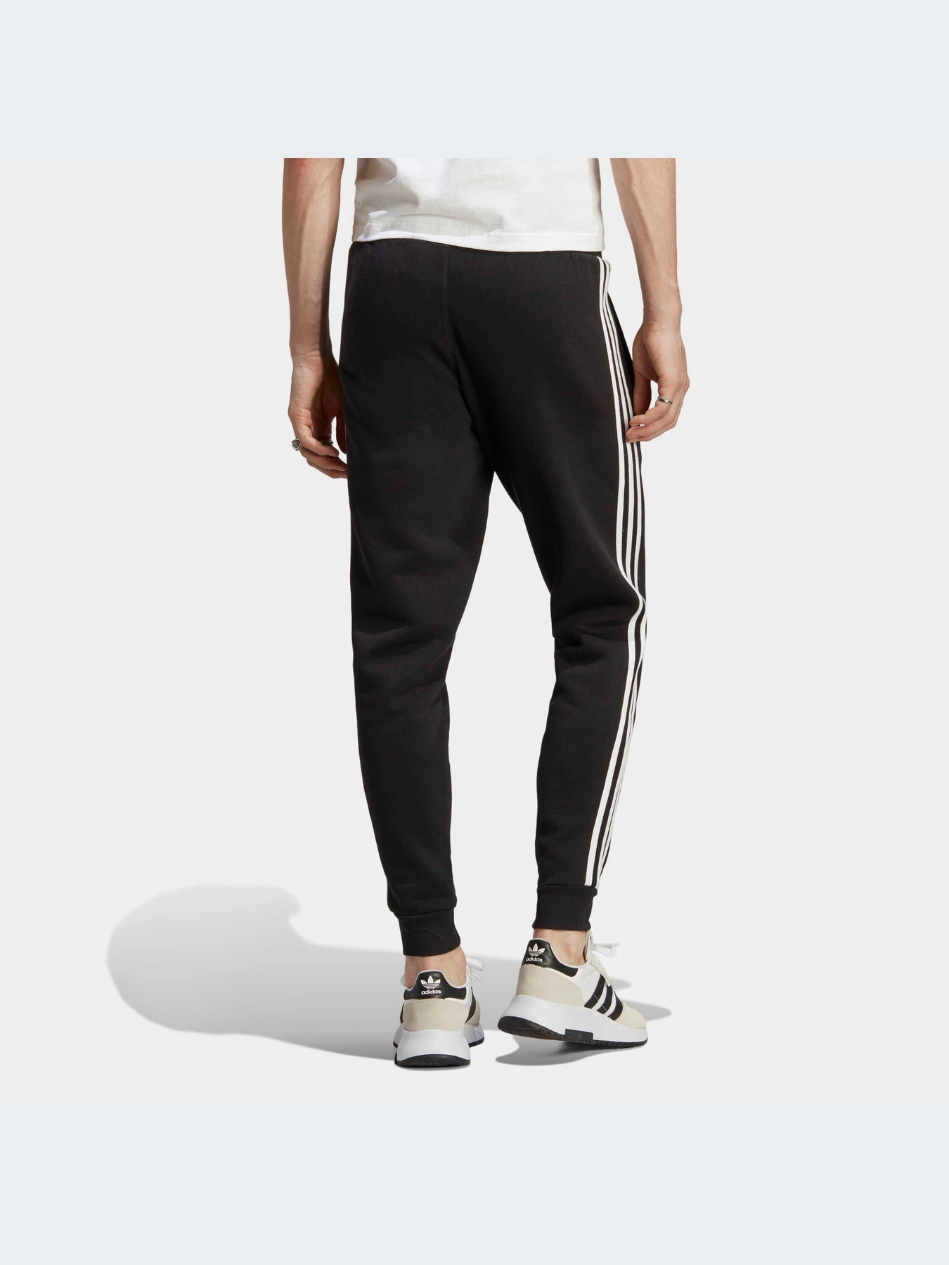 Спортивная одежда Adidas Adicolor модель GN3458-KZ Спортивная одежда Adidas Adicolor модель GN3458-KZ Фото