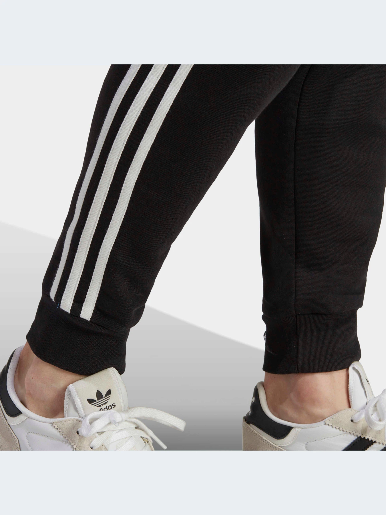 Спортивная одежда Adidas Adicolor модель GN3458-KZ Спортивная одежда Adidas Adicolor модель GN3458-KZ Фото