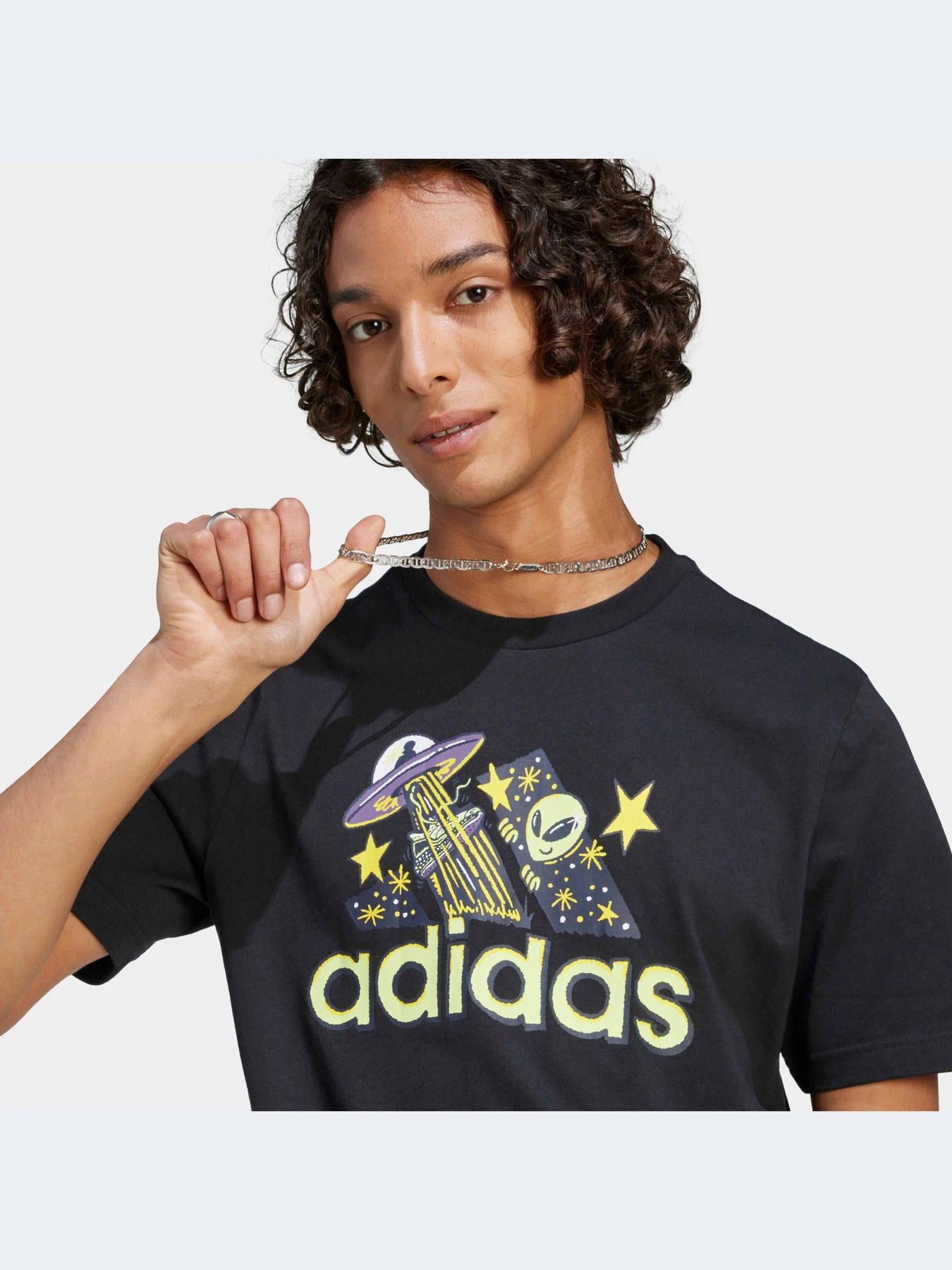 Футболки и поло Adidas Graphics модель IL2827-KZ Футболки и поло Adidas Graphics модель IL2827-KZ Фото