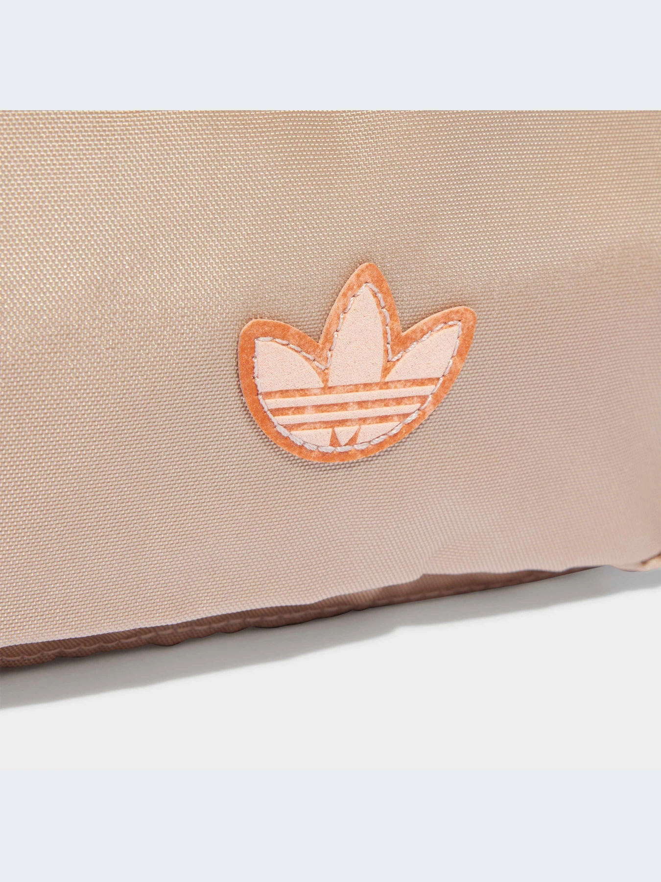 Сумки Adidas Adicolor модель IB9348-KZ Сумки Adidas Adicolor модель IB9348-KZ Фото
