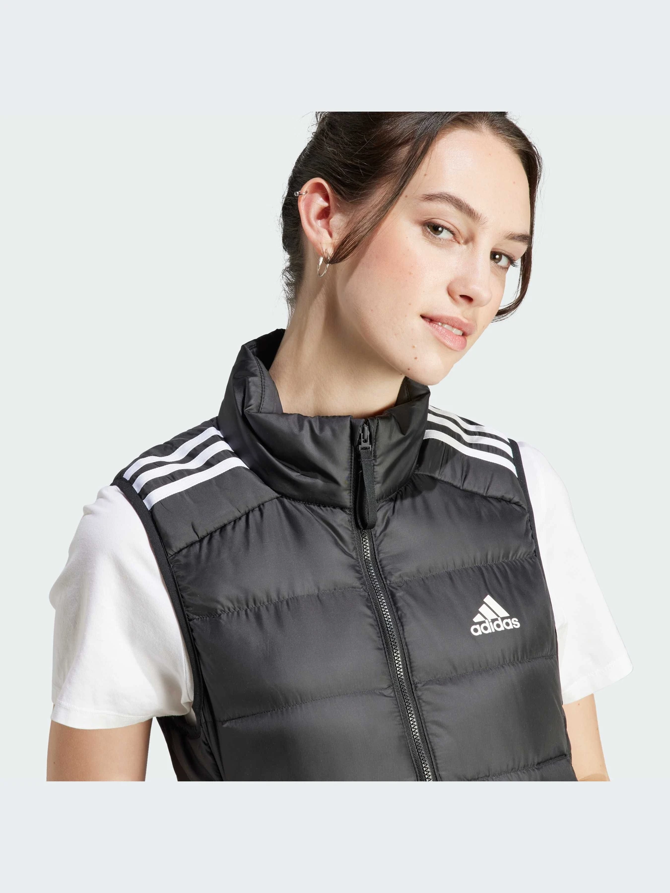 Куртки и дубленки Adidas модель HZ8484-KZ Куртки и дубленки Adidas модель HZ8484-KZ Фото
