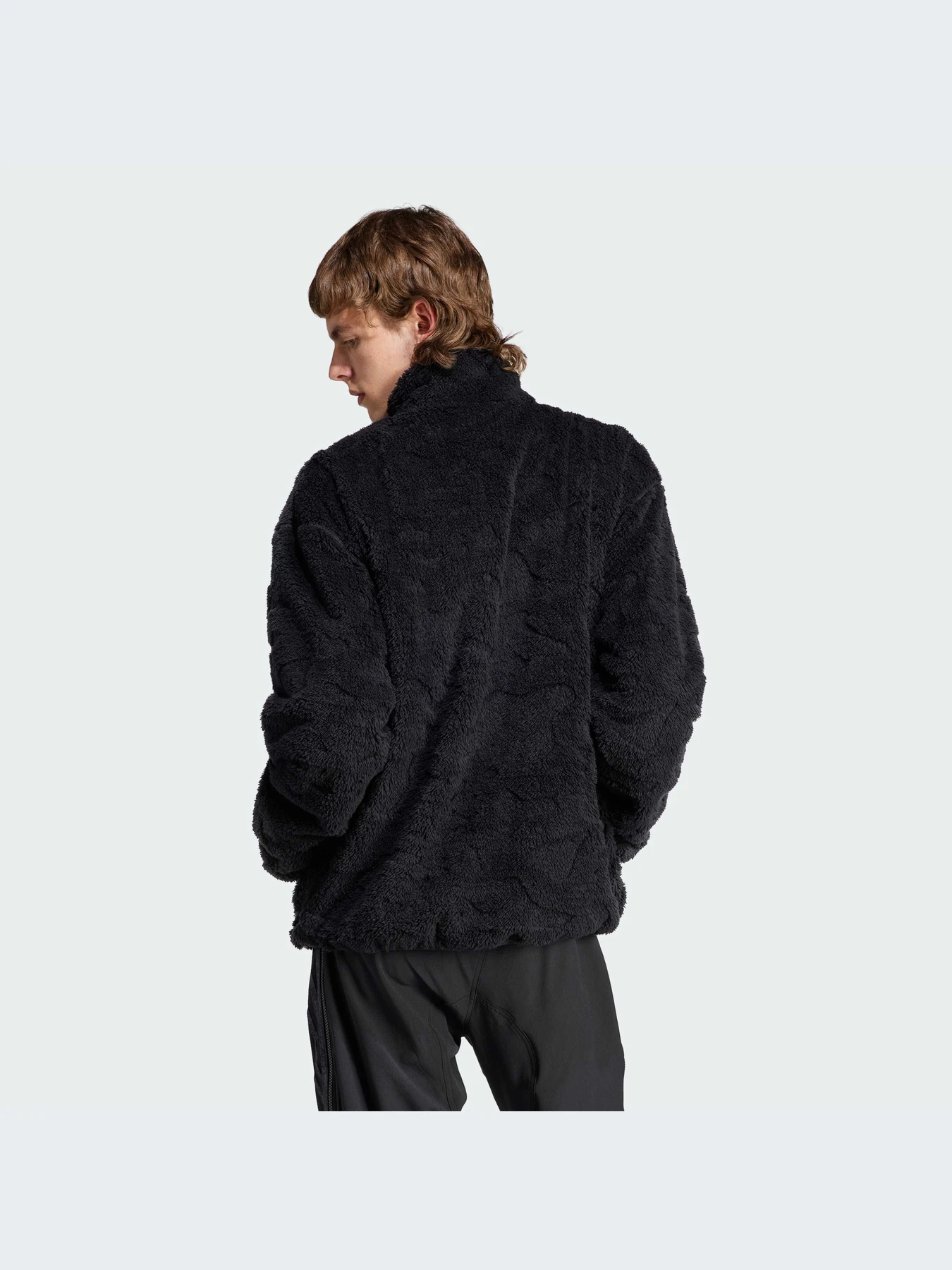 Куртки и дубленки Adidas Adventure модель IJ0723-KZ Куртки и дубленки Adidas Adventure модель IJ0723-KZ Фото