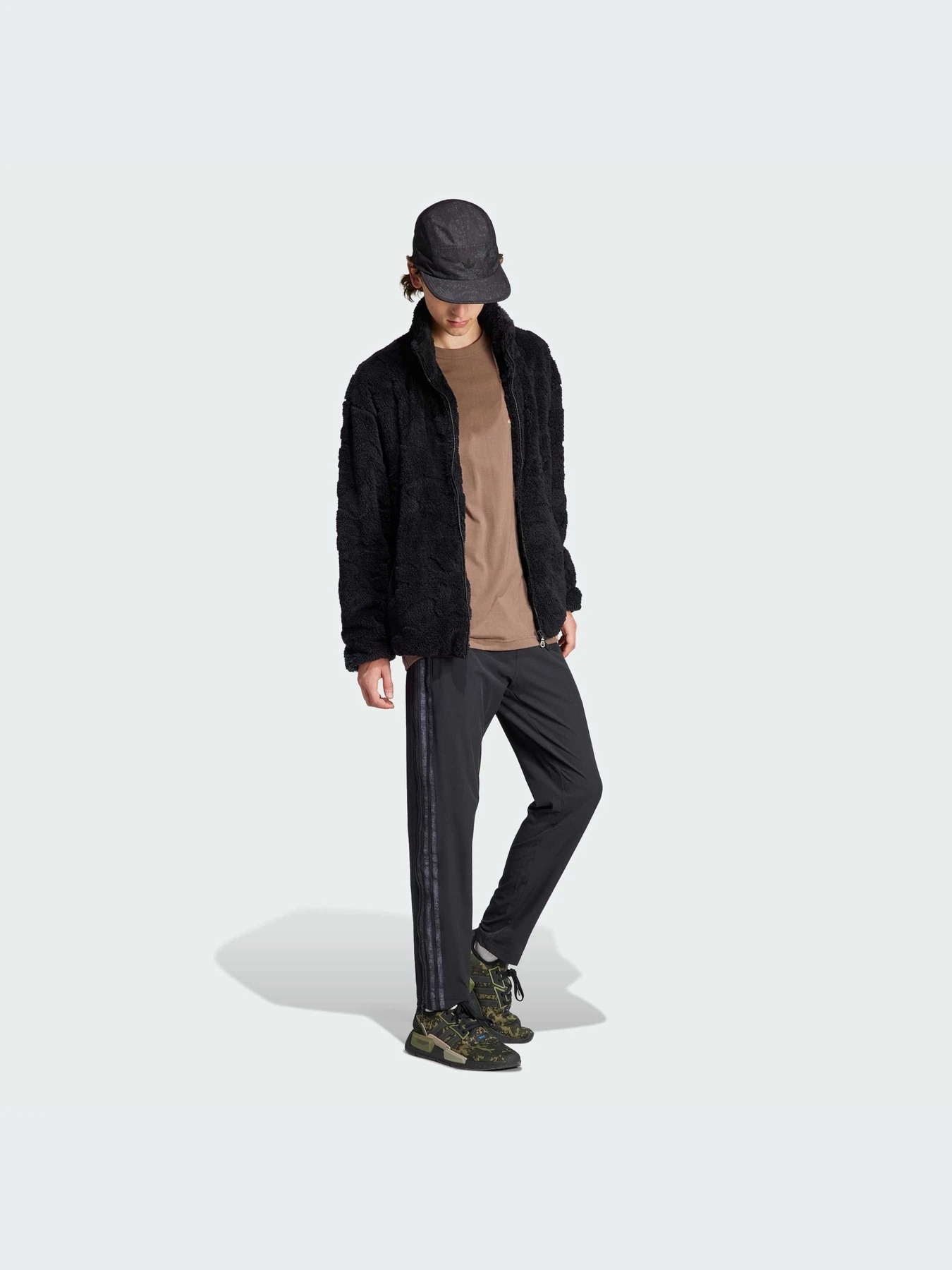 Куртки и дубленки Adidas Adventure модель IJ0723-KZ Куртки и дубленки Adidas Adventure модель IJ0723-KZ Фото