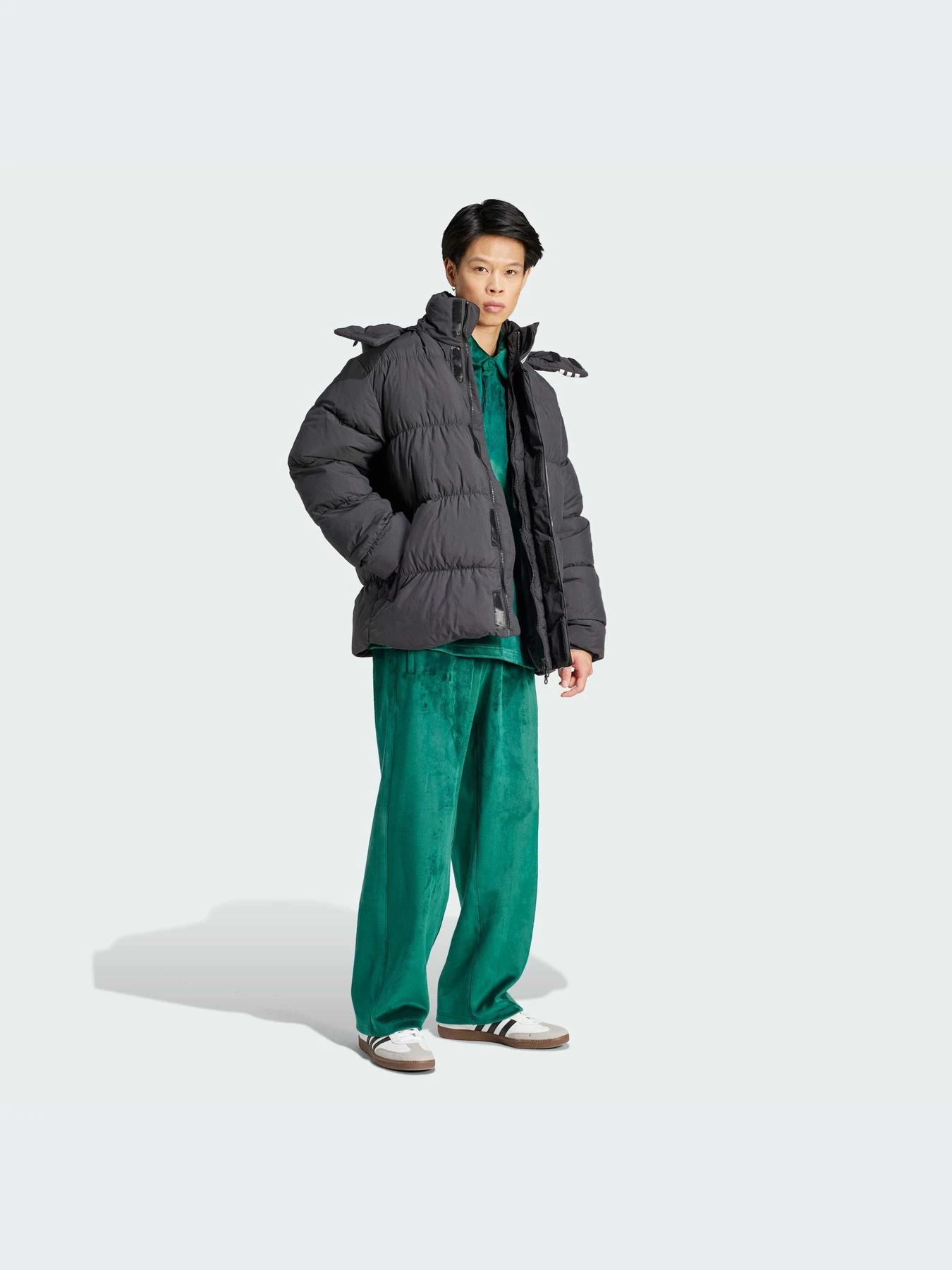 Куртки и дубленки Adidas модель HZ0688-KZ Куртки и дубленки Adidas модель HZ0688-KZ Фото