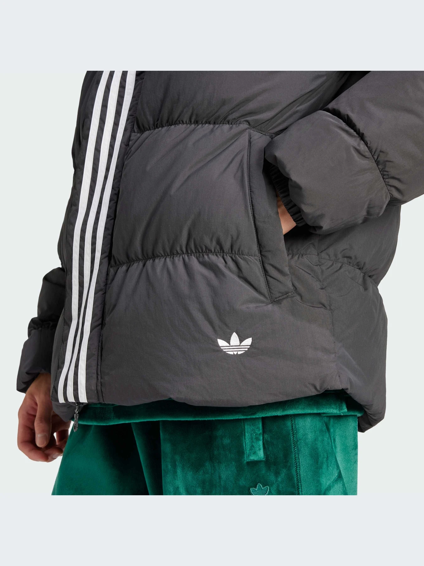 Куртки и дубленки Adidas модель HZ0688-KZ Куртки и дубленки Adidas модель HZ0688-KZ Фото