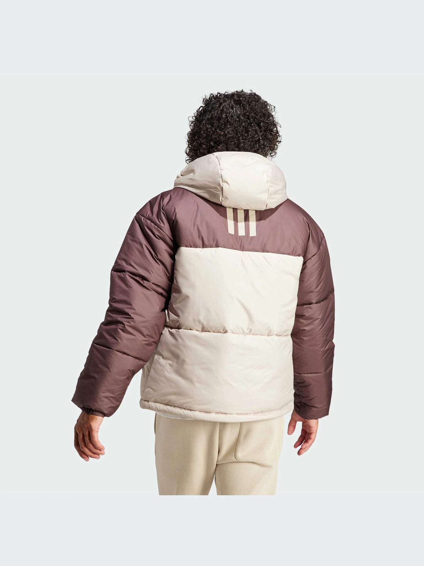 Куртки и дубленки Adidas 3 Stripes модель IK0519-KZ Куртки и дубленки Adidas 3 Stripes модель IK0519-KZ Фото