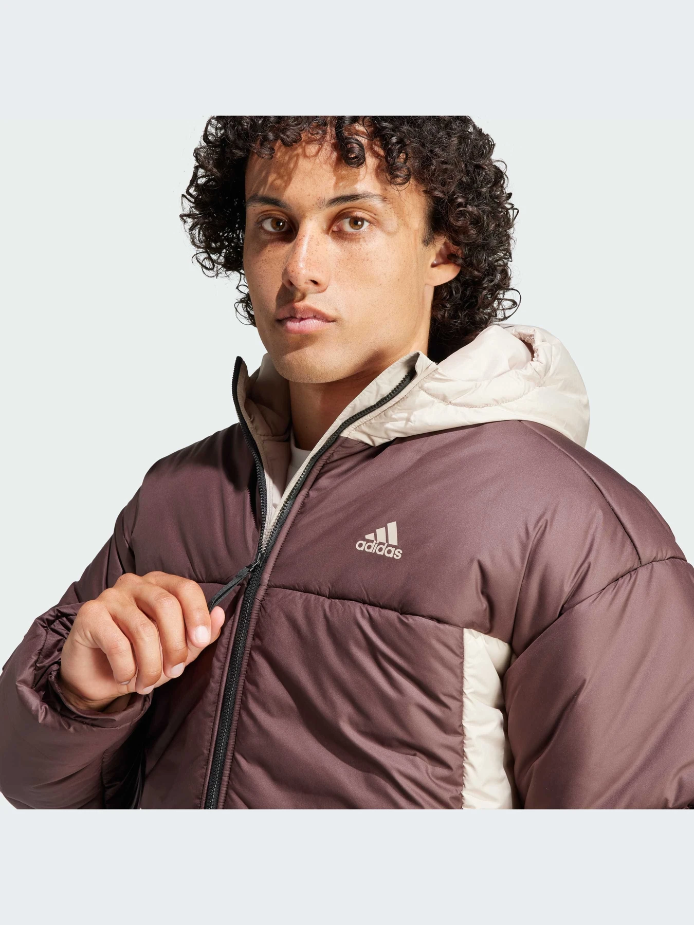 Куртки и дубленки Adidas 3 Stripes модель IK0519-KZ Куртки и дубленки Adidas 3 Stripes модель IK0519-KZ Фото