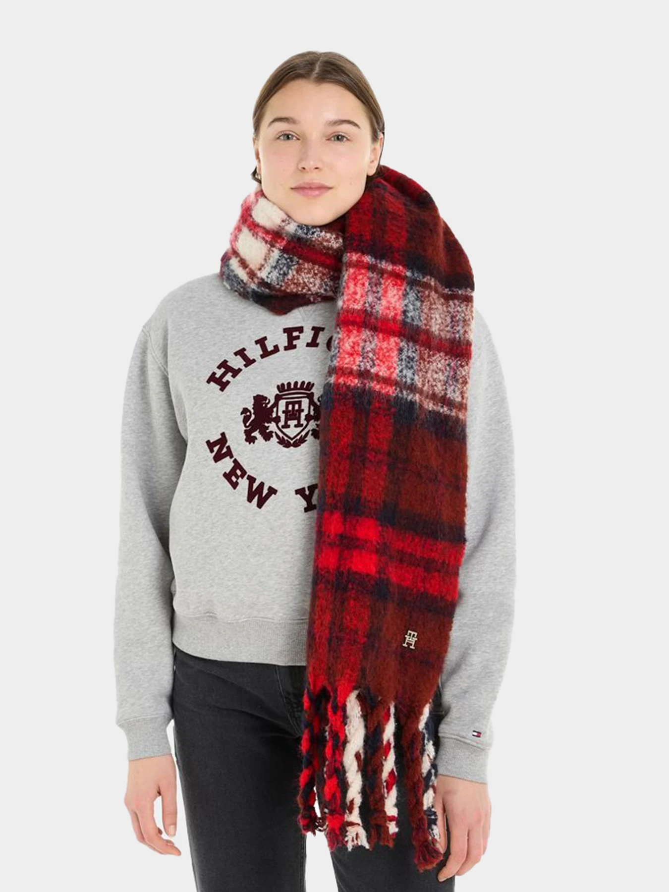 Шарфы и платки Tommy Hilfiger модель AW0AW15337-DW6 Шарфы и платки Tommy Hilfiger модель AW0AW15337-DW6 Фото