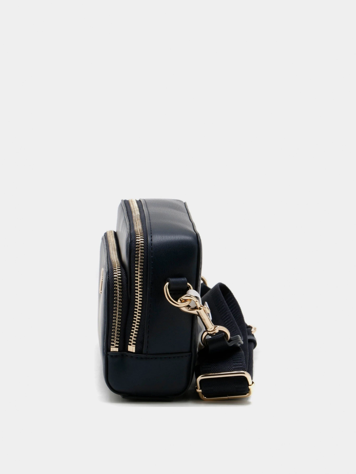 Сумки Tommy Hilfiger модель AW0AW15207-BDS Сумки Tommy Hilfiger модель AW0AW15207-BDS Фото