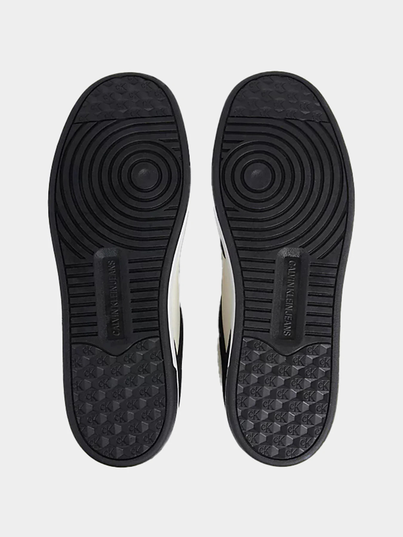 Кроссовки Calvin Klein модель YM0YM00783-00W Кроссовки Calvin Klein модель YM0YM00783-00W Фото