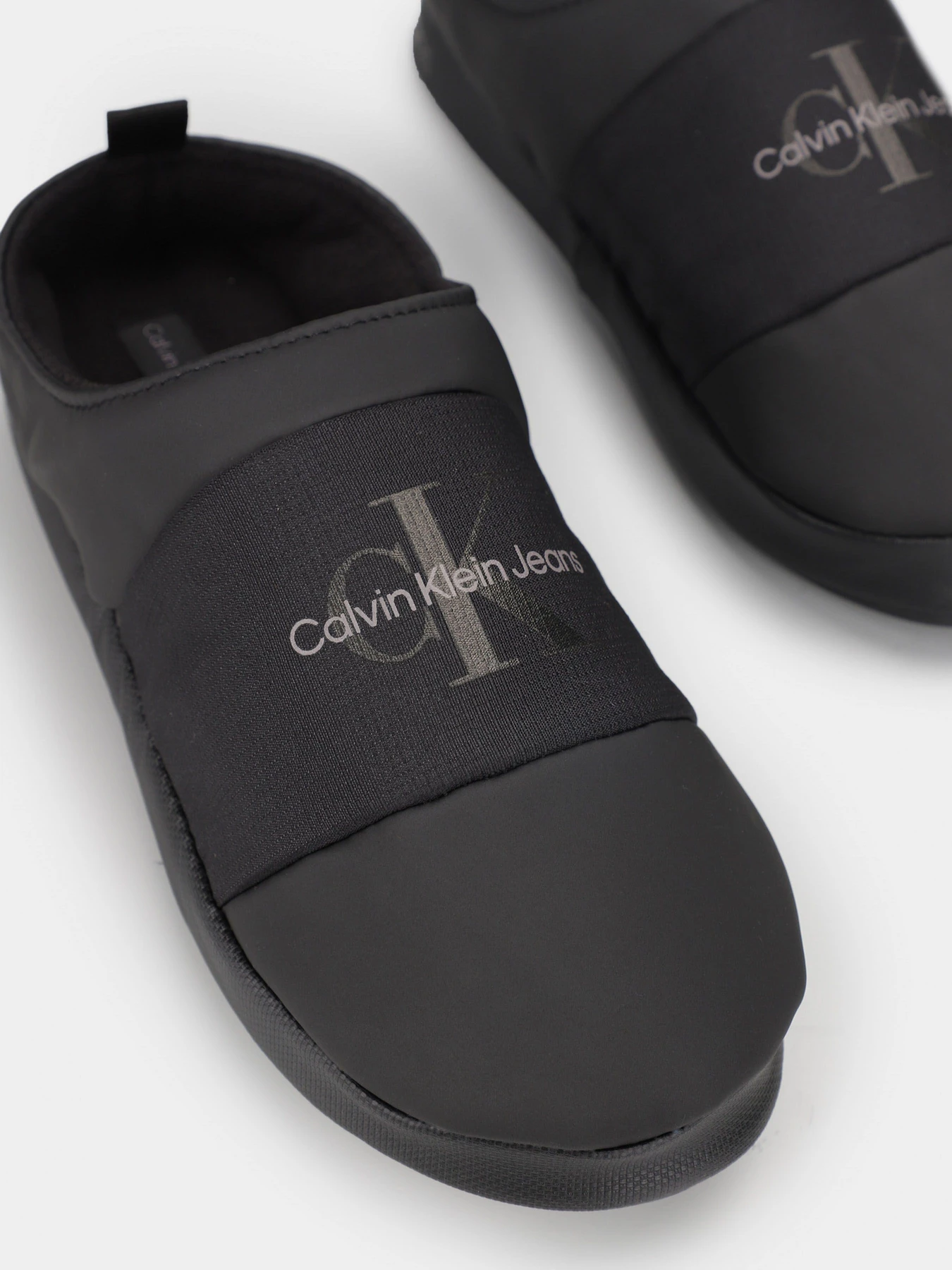 Тапки Calvin Klein модель YM0YM00840-0GT Тапки Calvin Klein модель YM0YM00840-0GT Фото