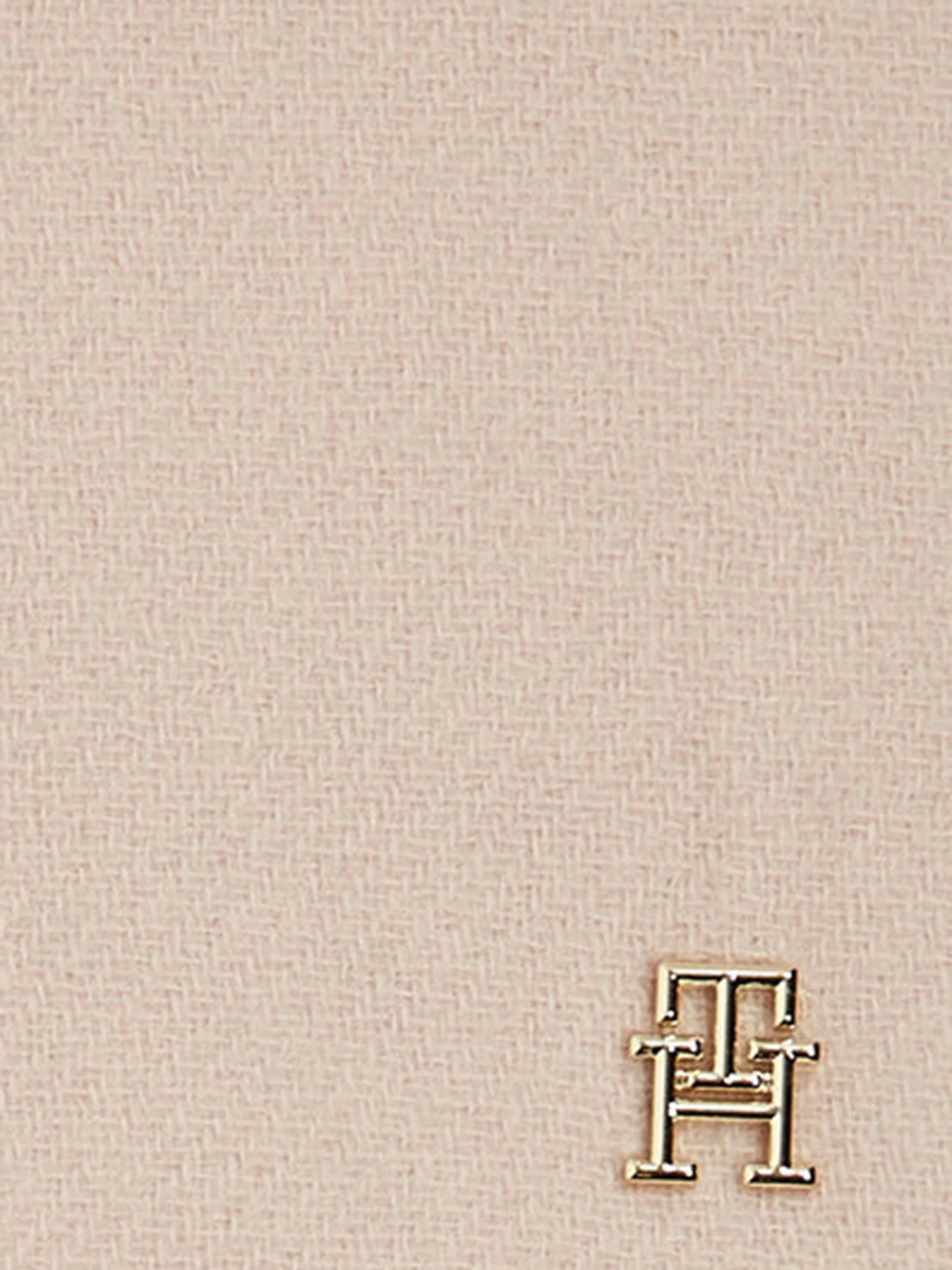 Шарфы и платки Tommy Hilfiger модель AW0AW15349-ABH Шарфы и платки Tommy Hilfiger модель AW0AW15349-ABH Фото