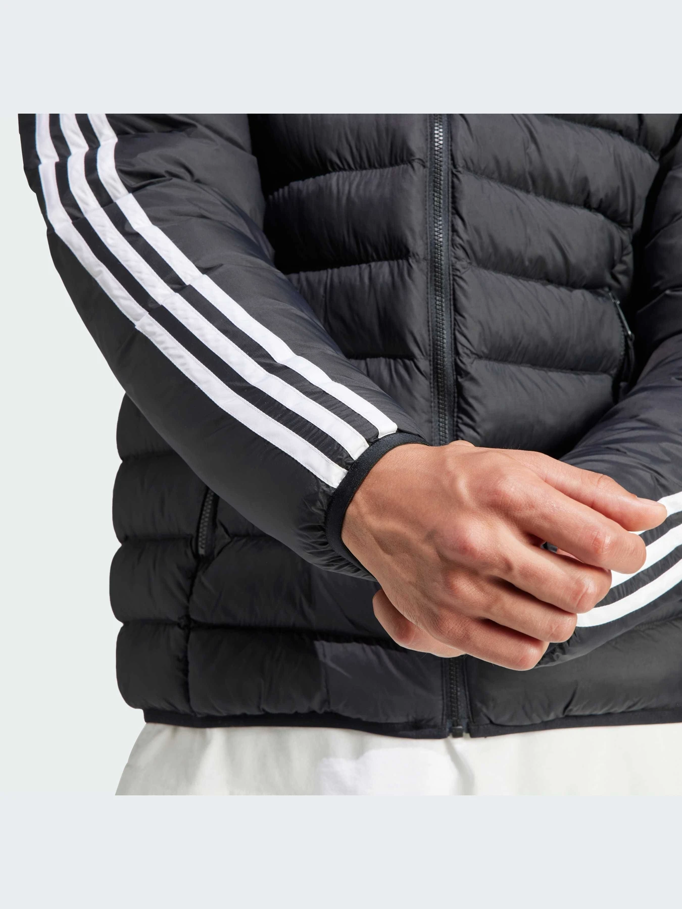 Куртки и дубленки Adidas модель IL2563-KZ Куртки и дубленки Adidas модель IL2563-KZ Фото