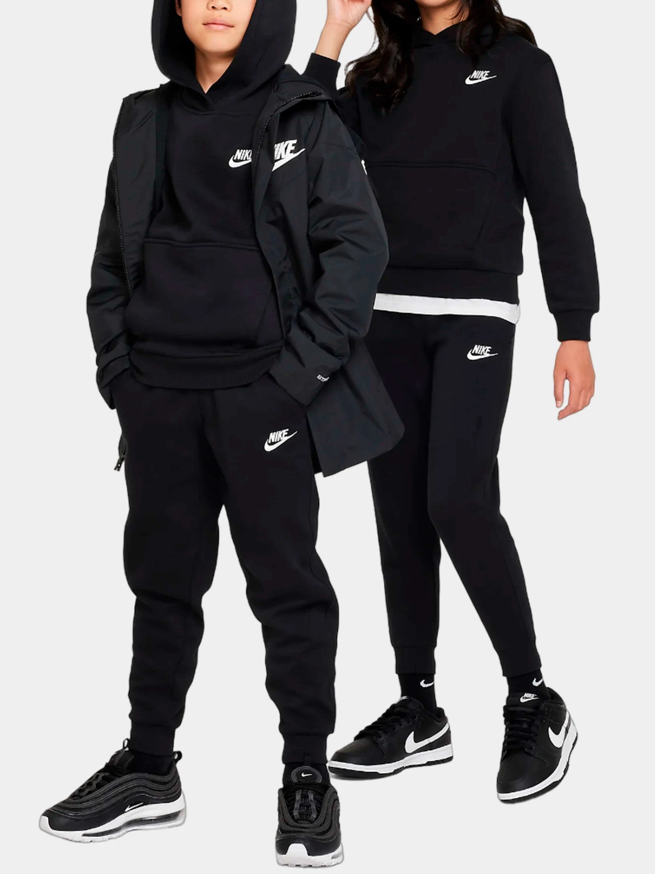 Брюки NIKE модель FD3008-010 Брюки NIKE модель FD3008-010 Фото