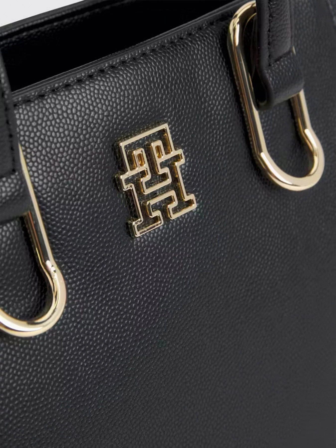 Сумки Tommy Hilfiger модель AW0AW15223-BDS Сумки Tommy Hilfiger модель AW0AW15223-BDS Фото