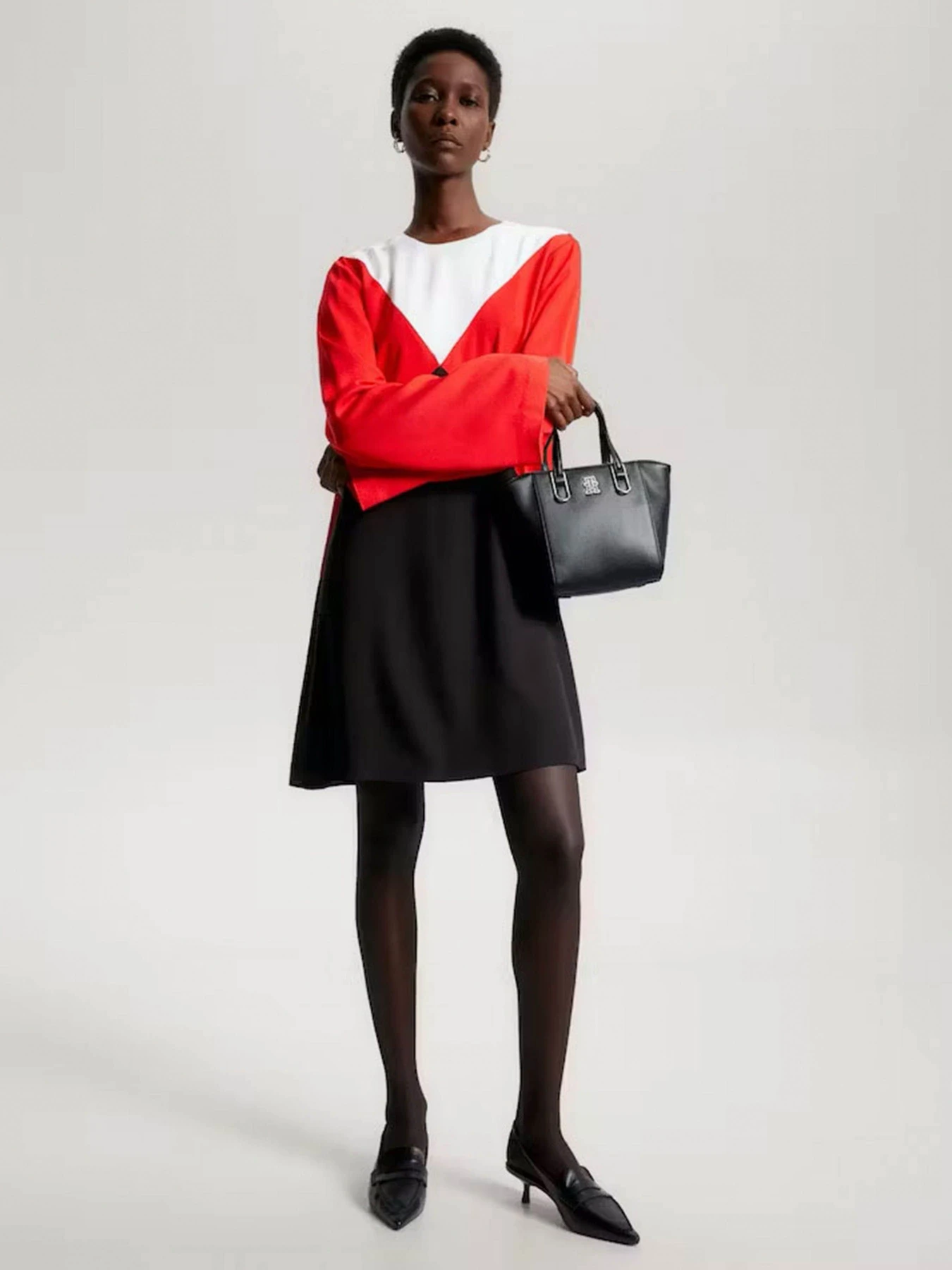 Сумки Tommy Hilfiger модель AW0AW15223-BDS Сумки Tommy Hilfiger модель AW0AW15223-BDS Фото