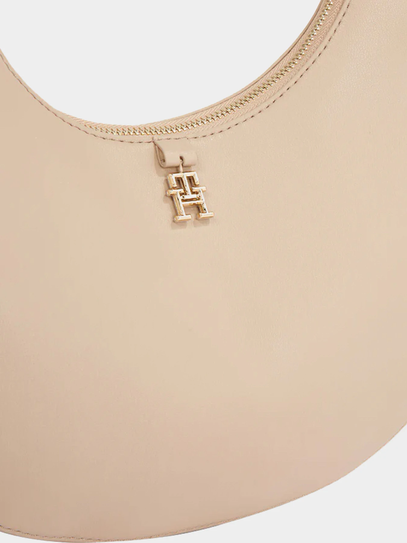 Сумки Tommy Hilfiger модель AW0AW15246-ABO Сумки Tommy Hilfiger модель AW0AW15246-ABO Фото