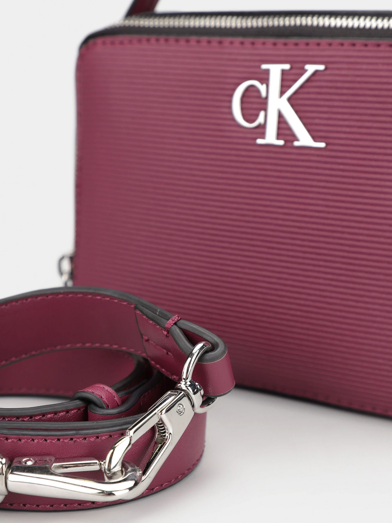 Сумки Calvin Klein модель K60K611222-VAC Сумки Calvin Klein модель K60K611222-VAC Фото