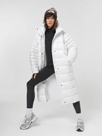Куртки и дубленки NIKE модель FB7670-100 Фото