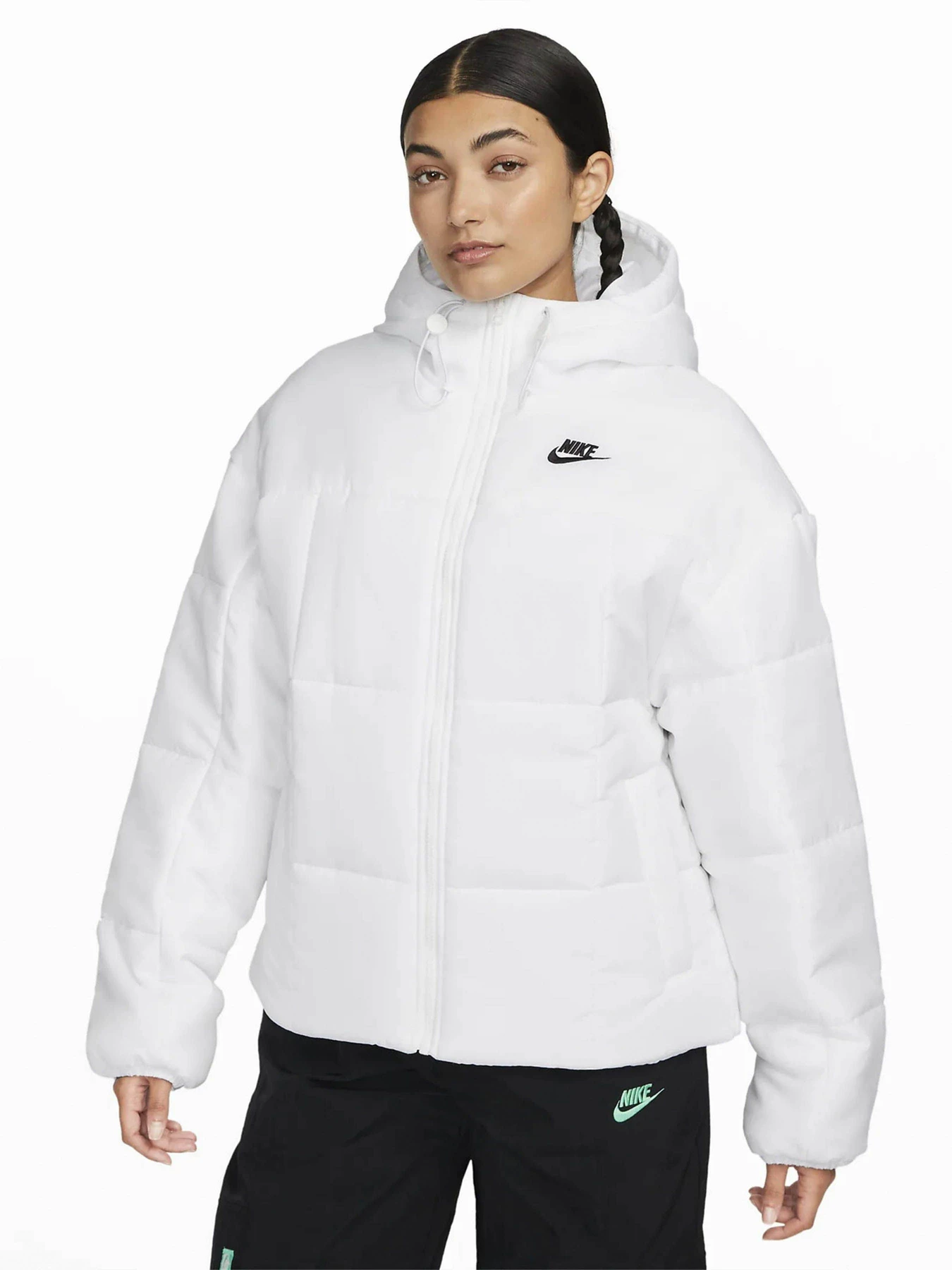 Куртки и дубленки NIKE модель FB7672-100 Куртки и дубленки NIKE модель FB7672-100 Фото