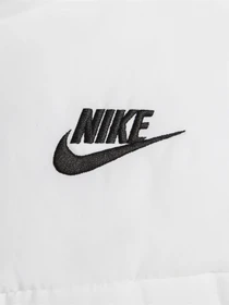 Куртки и дубленки NIKE модель FB7672-100 Фото