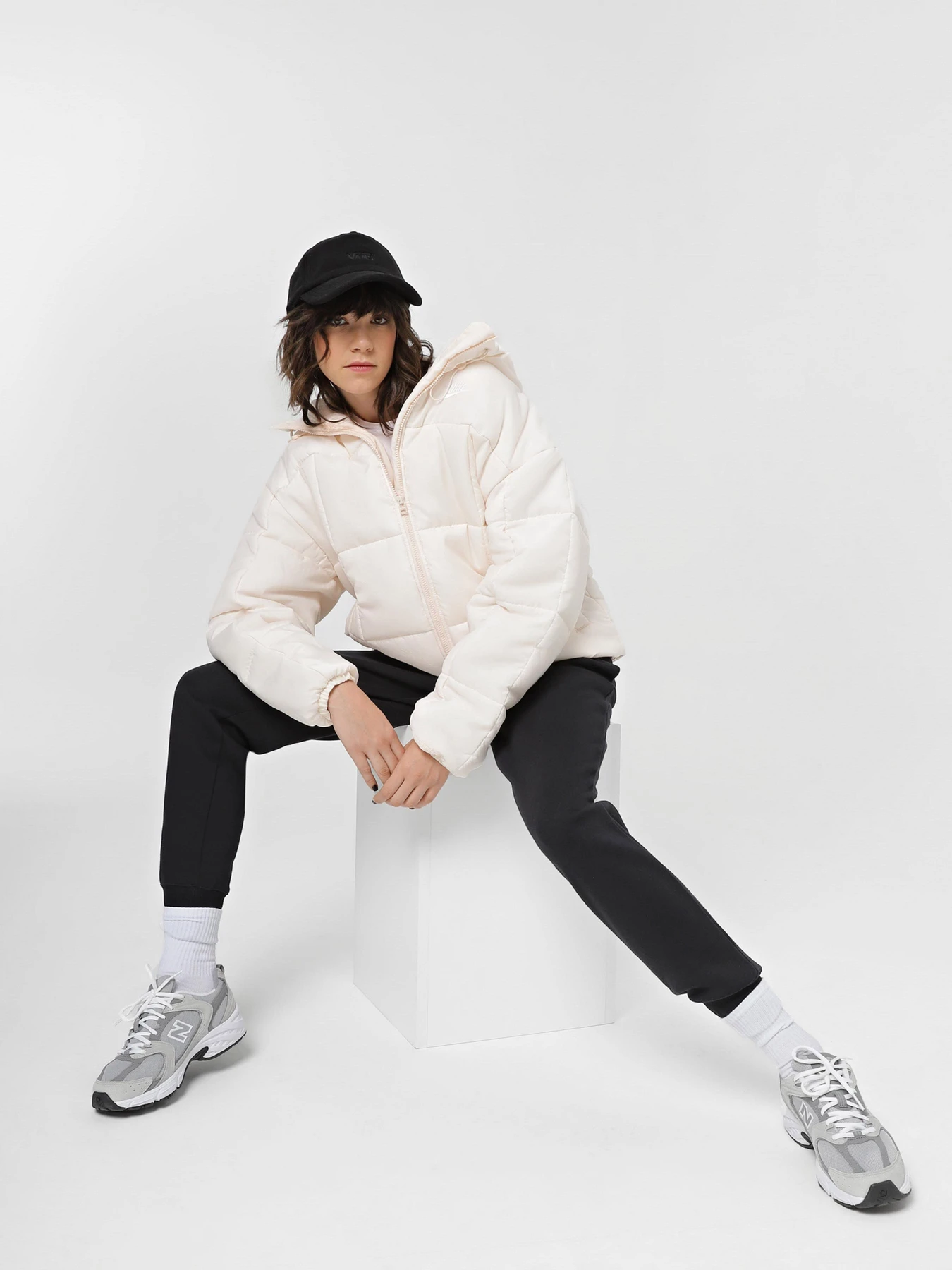 Куртки и дубленки NIKE модель FB7672-838 Куртки и дубленки NIKE модель FB7672-838 Фото