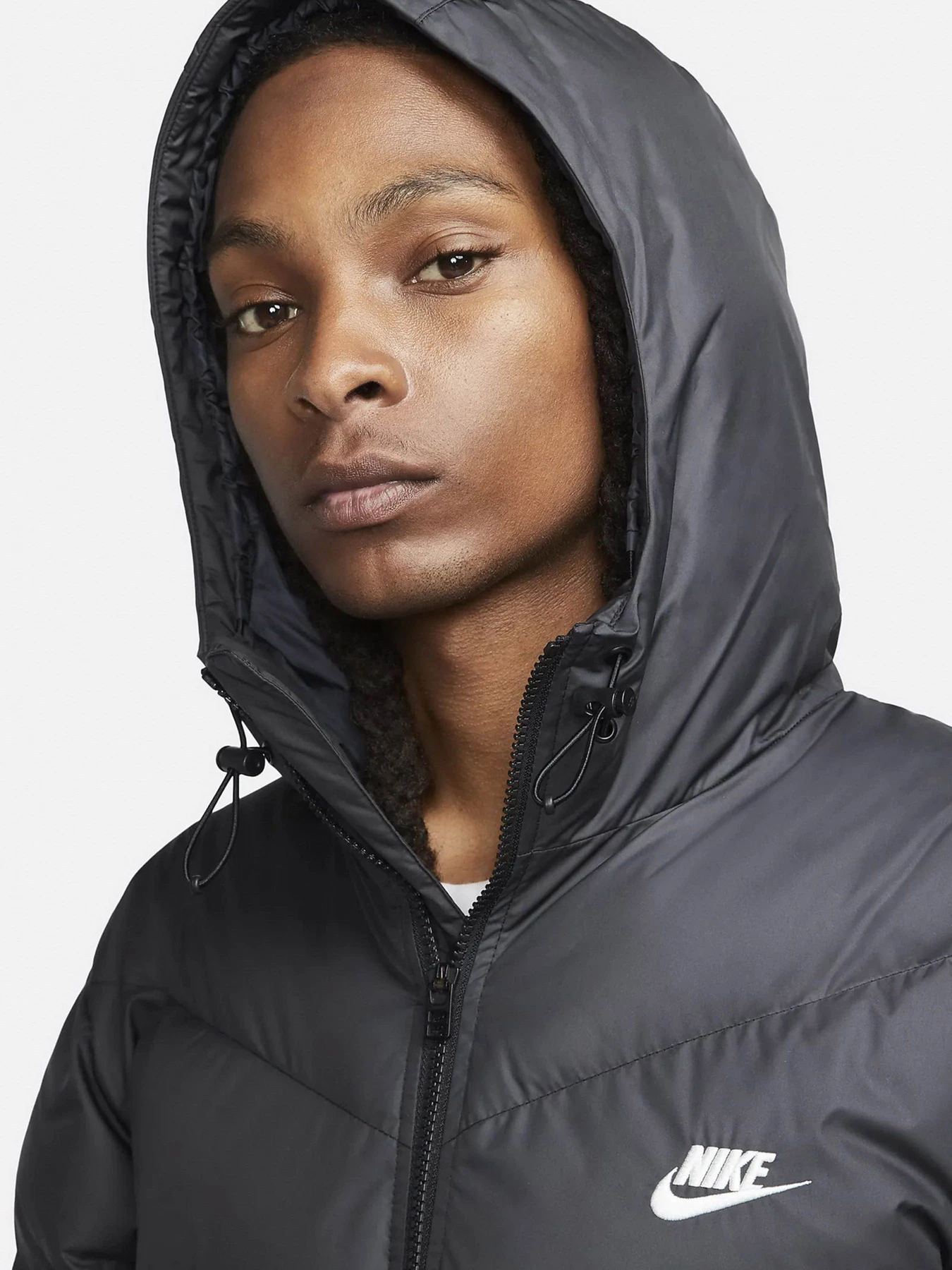 Куртки и дубленки NIKE модель FB8189-010 Куртки и дубленки NIKE модель FB8189-010 Фото