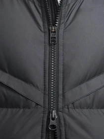 Куртки и дубленки NIKE модель FB8189-010 Фото