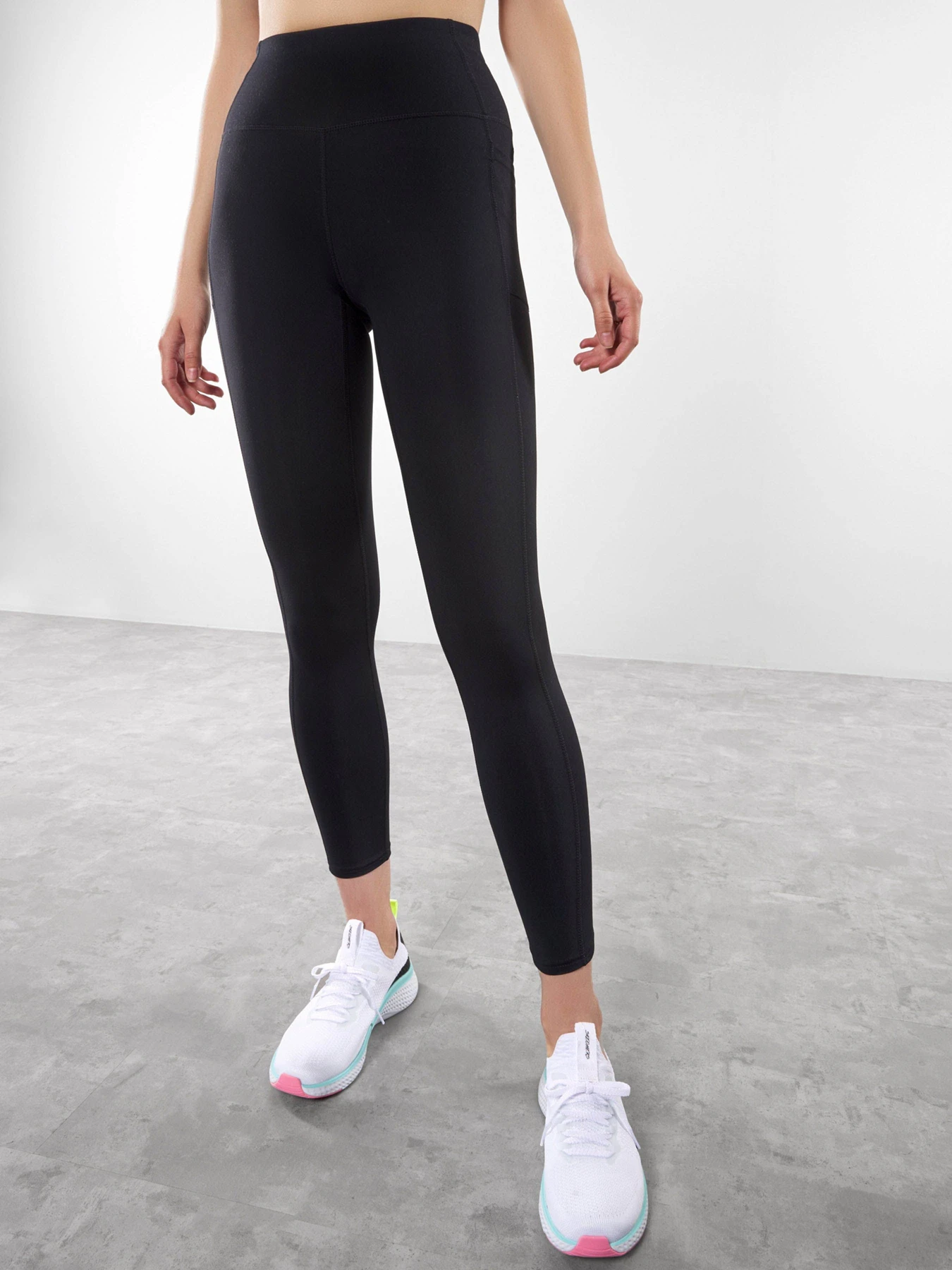 Брюки Skechers модель W03LG30B BLK Брюки Skechers модель W03LG30B BLK Фото