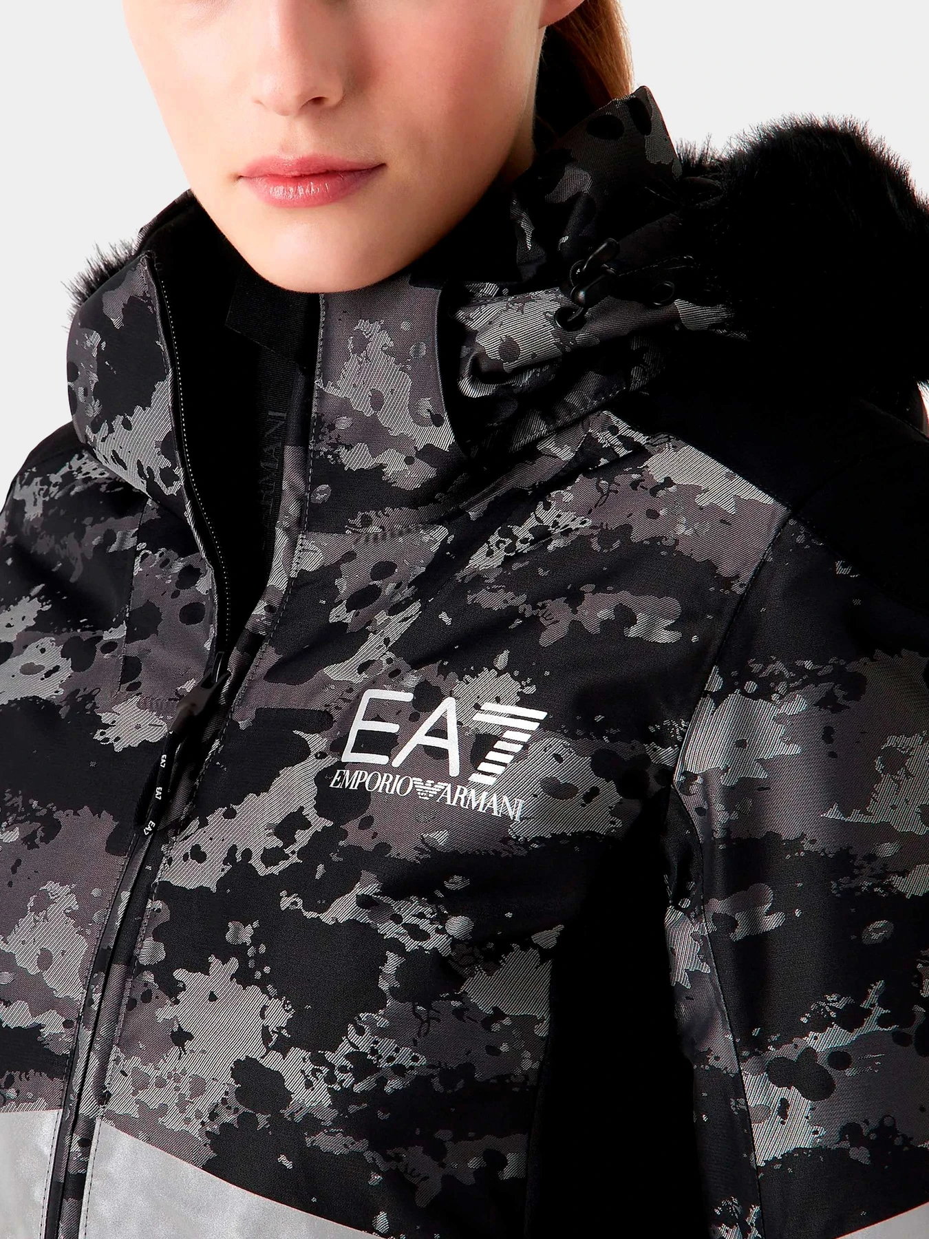 Куртки и дубленки EA7 модель 6RTG01-TNDHZ-2915 Куртки и дубленки EA7 модель 6RTG01-TNDHZ-2915 Фото
