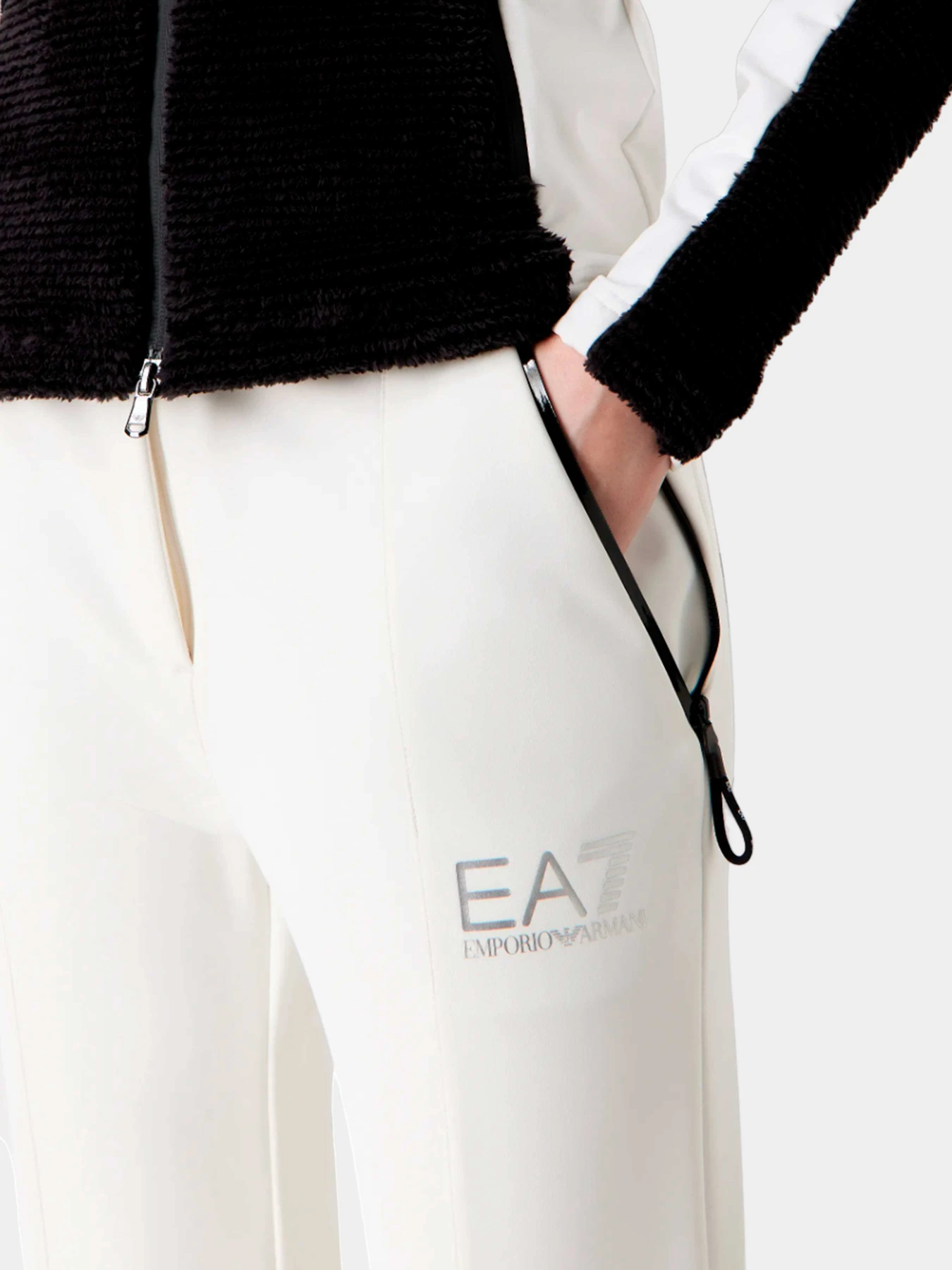 Брюки EA7 модель 6RTP03-TN8HZ-1100 Брюки EA7 модель 6RTP03-TN8HZ-1100 Фото