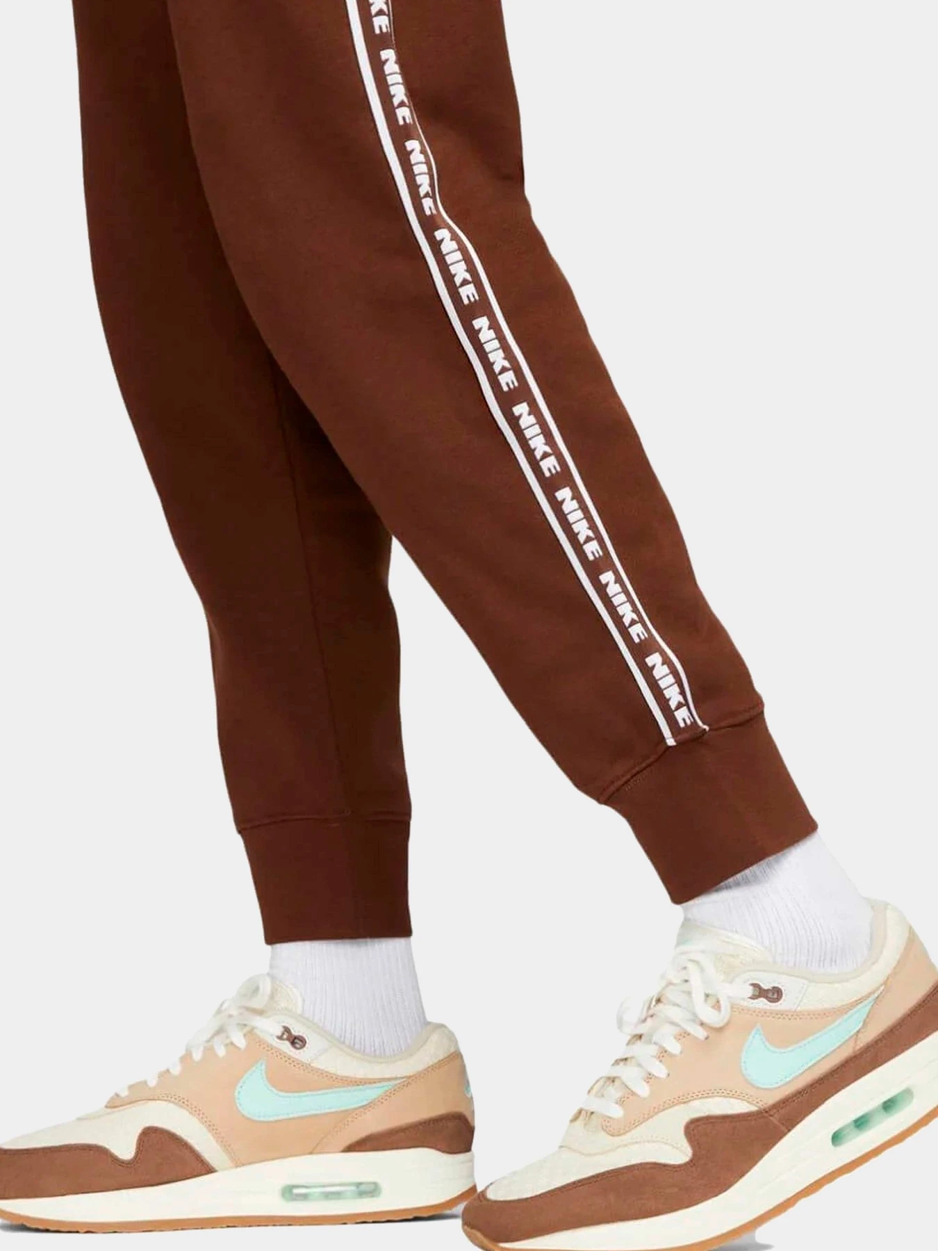 Костюмы NIKE модель FB7296-259 Костюмы NIKE модель FB7296-259 Фото