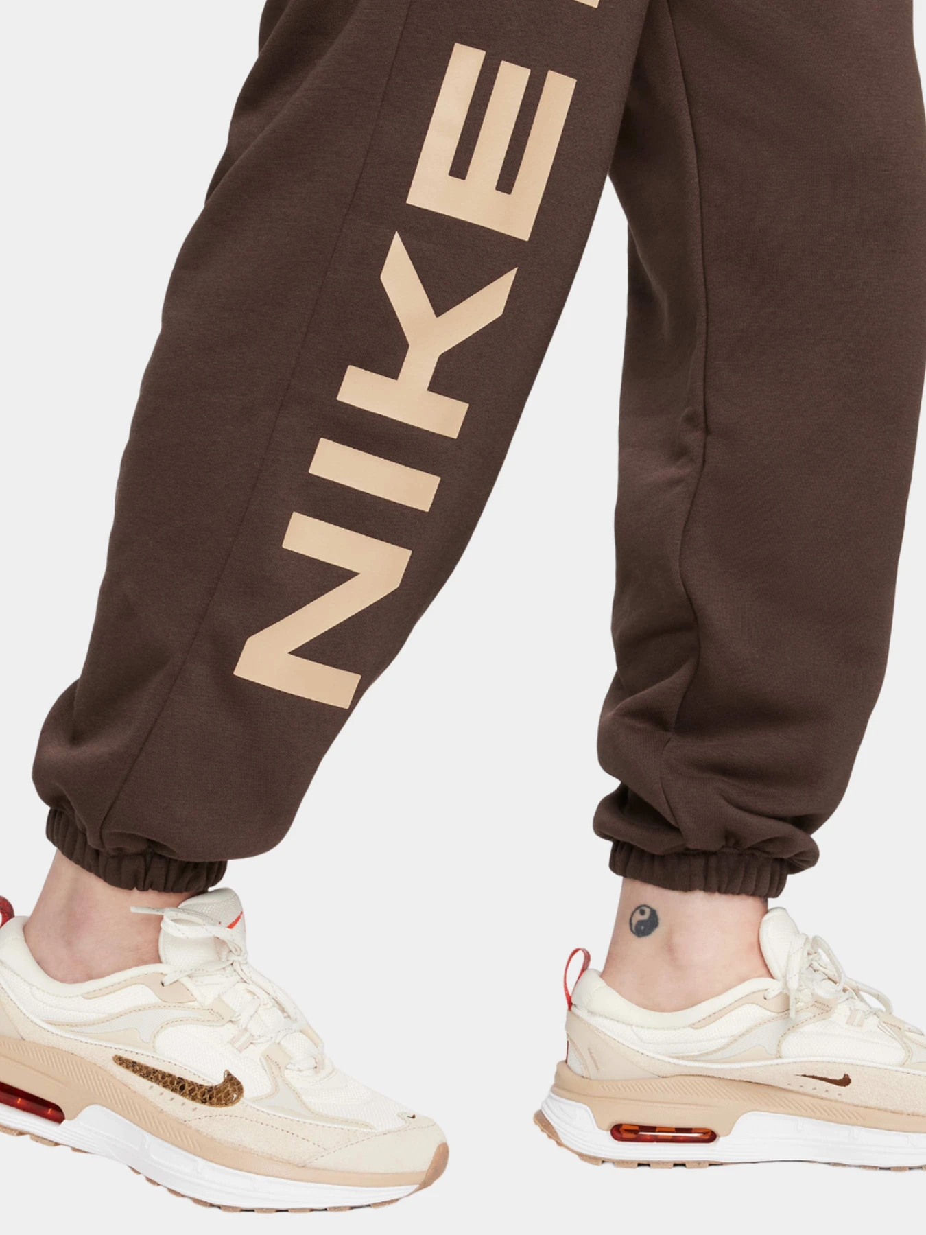 Брюки NIKE модель FB8051-237 Брюки NIKE модель FB8051-237 Фото