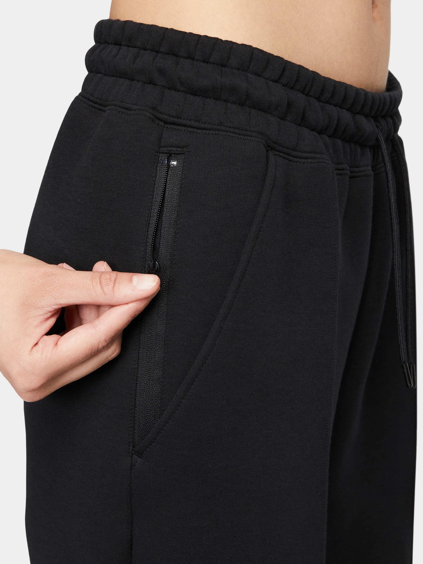 Брюки NIKE модель FB8330-010 Брюки NIKE модель FB8330-010 Фото