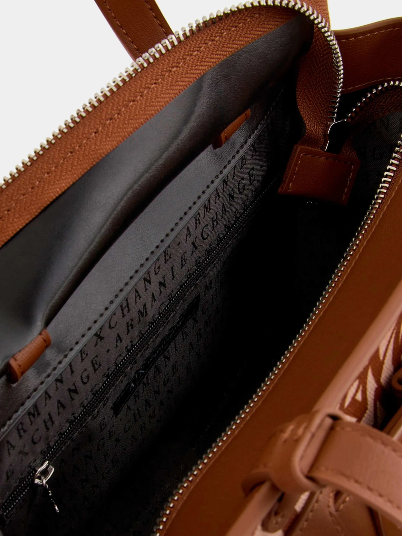 Сумки Armani Exchange модель 942690-3F742-17511 Фото
