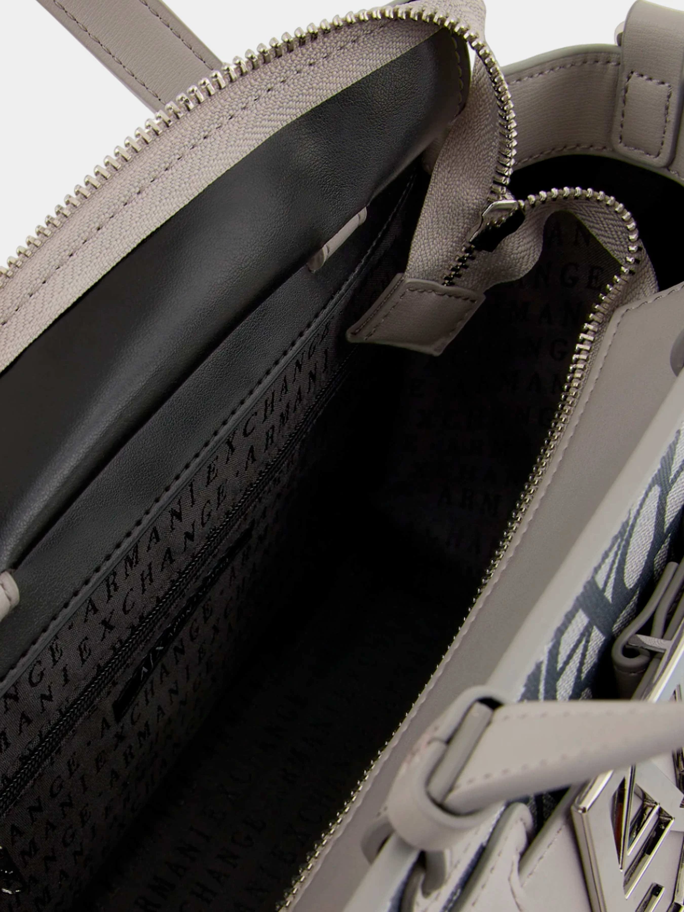 Сумки Armani Exchange модель 942690-3F742-17611 Фото