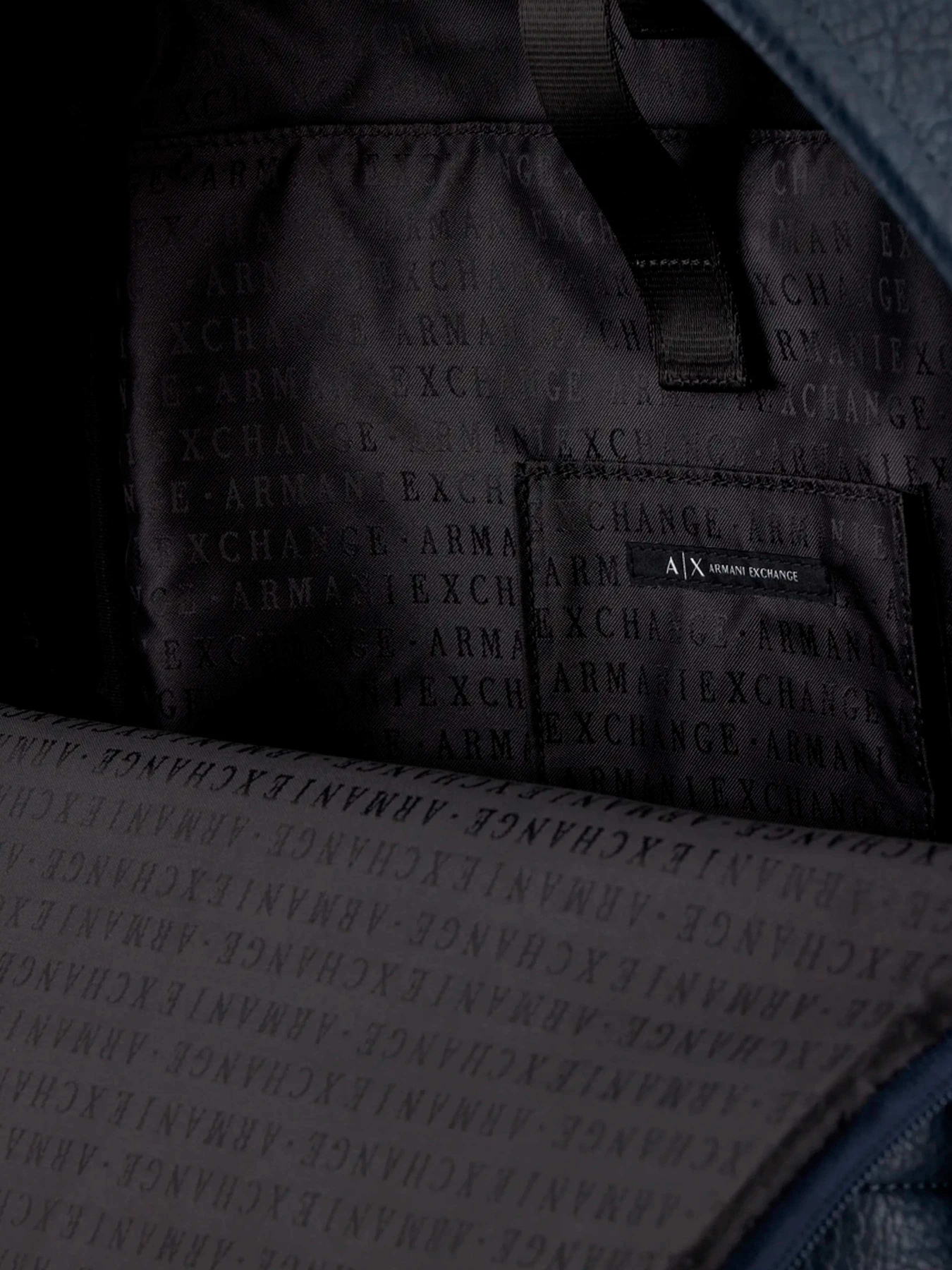 Рюкзаки Armani Exchange модель 952562-3F867-00035 Рюкзаки Armani Exchange модель 952562-3F867-00035 Фото