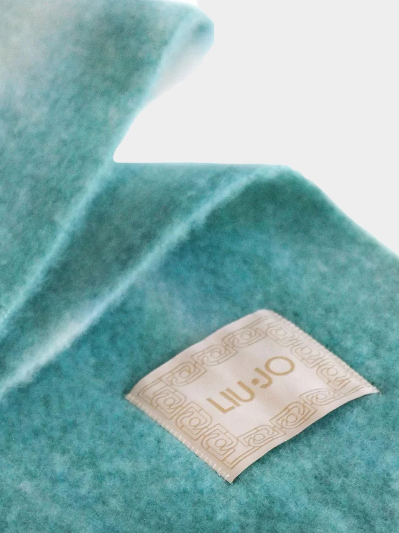 Шарфы и платки Liu Jo модель 2F3073 T0300 84930 Шарфы и платки Liu Jo модель 2F3073 T0300 84930 Фото