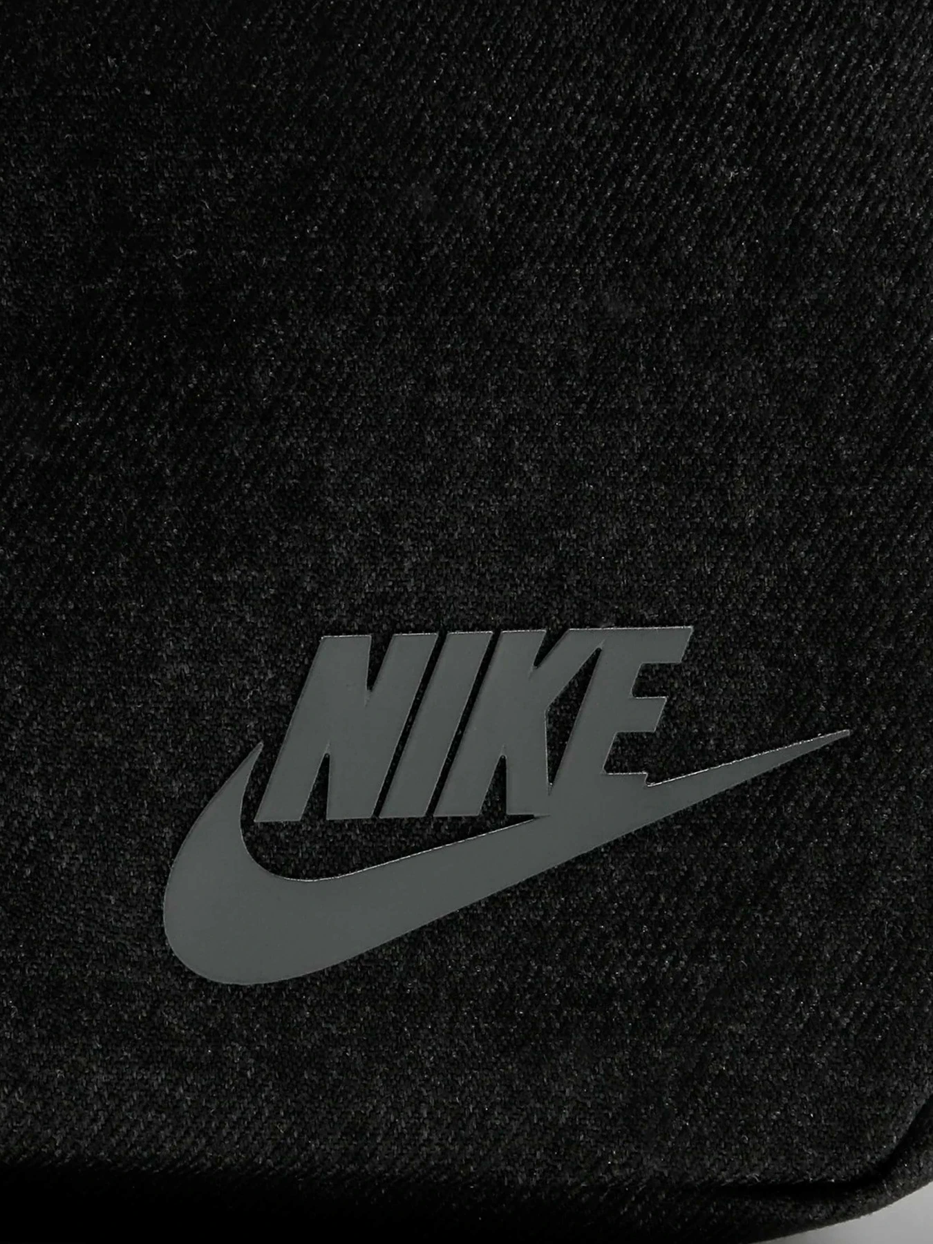 Сумки NIKE модель DN2557-010 Сумки NIKE модель DN2557-010 Фото