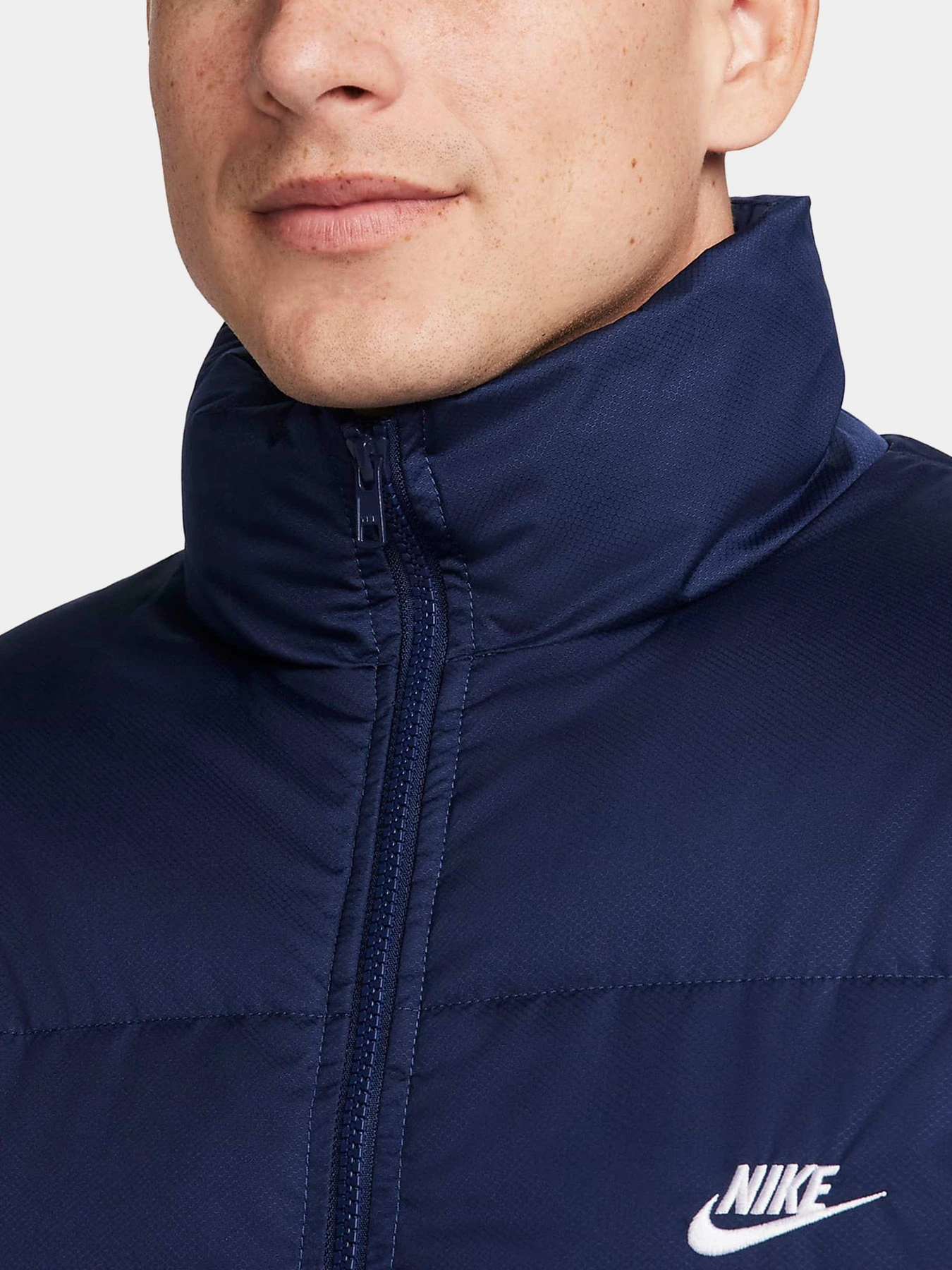 Куртки и дубленки NIKE модель FB7368-410 Куртки и дубленки NIKE модель FB7368-410 Фото