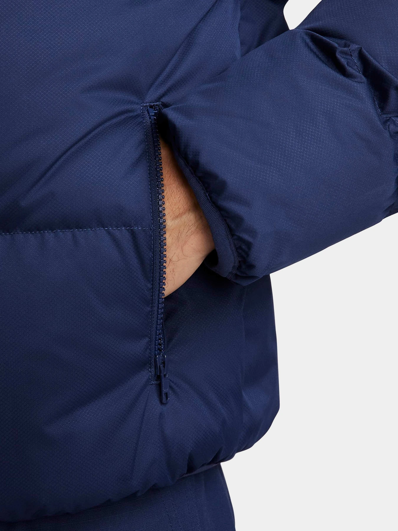 Куртки и дубленки NIKE модель FB7368-410 Куртки и дубленки NIKE модель FB7368-410 Фото