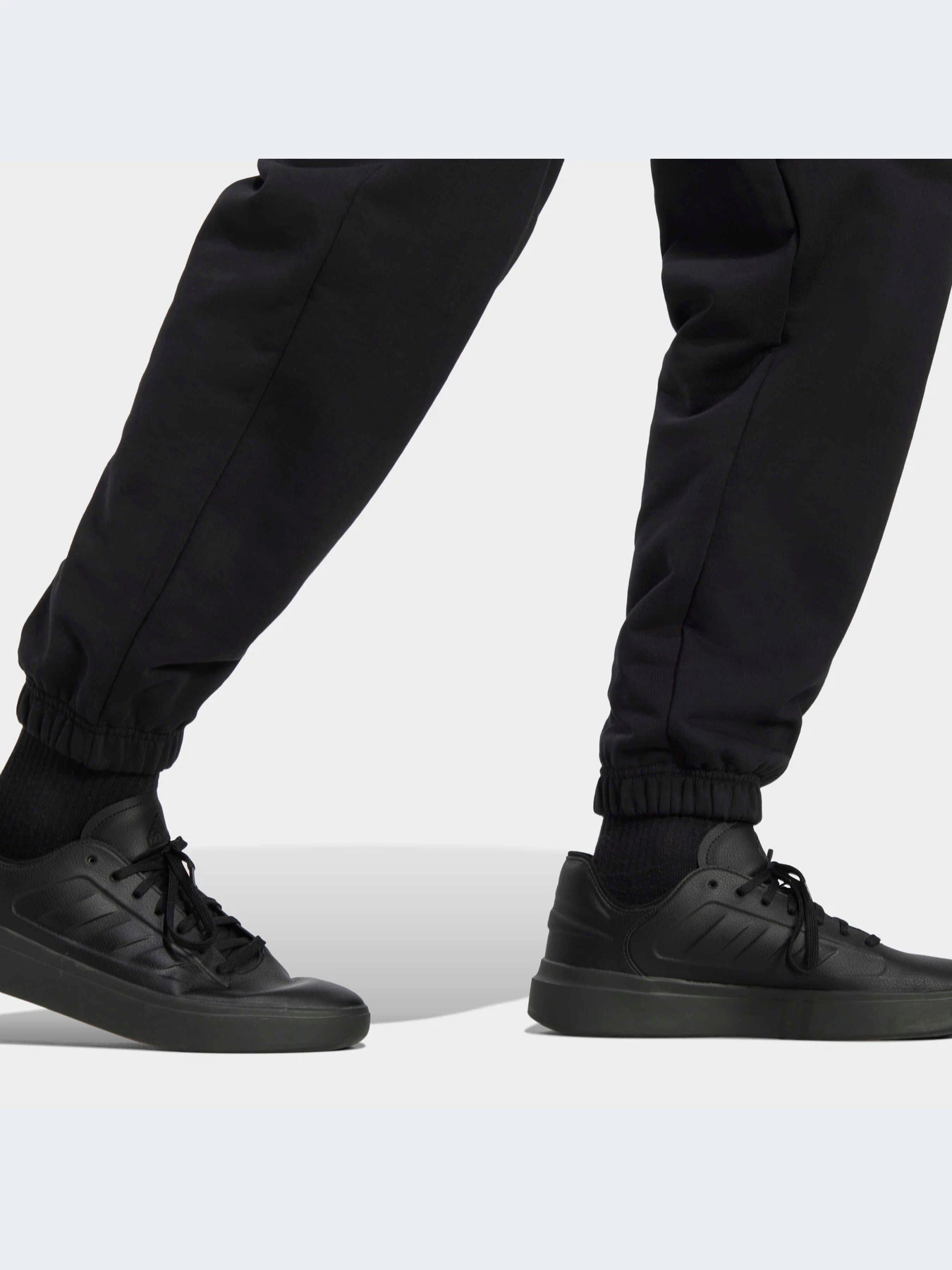 Брюки Adidas модель IC4079-KZ Брюки Adidas модель IC4079-KZ Фото